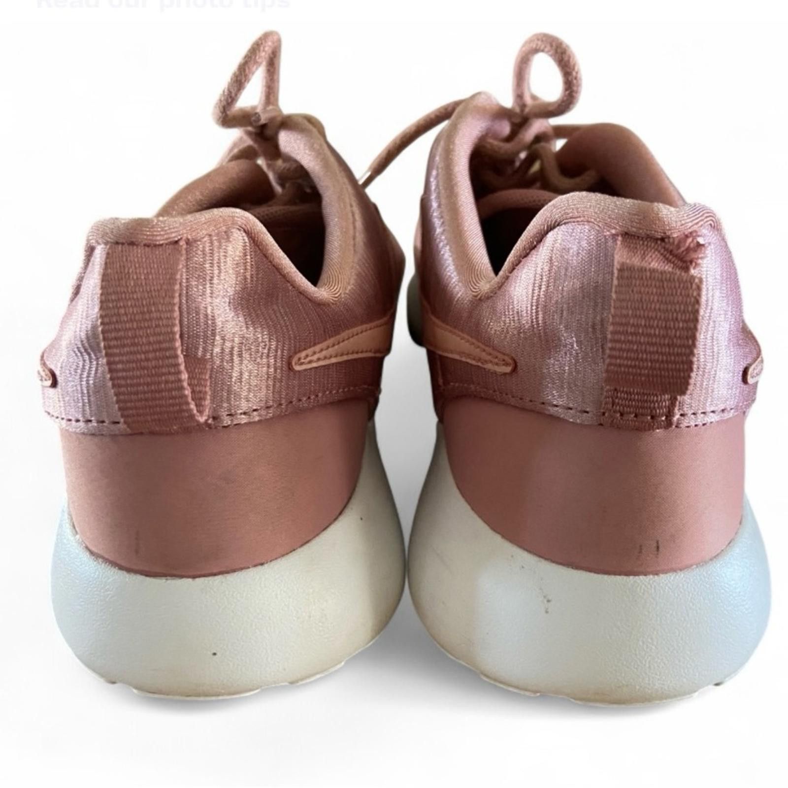 Nike Nike Roshe One Pink Shimmer Women’s Shoes Size 7.5 EUC Size US 7.5 / IT 37.5 - 4 Thumbnail