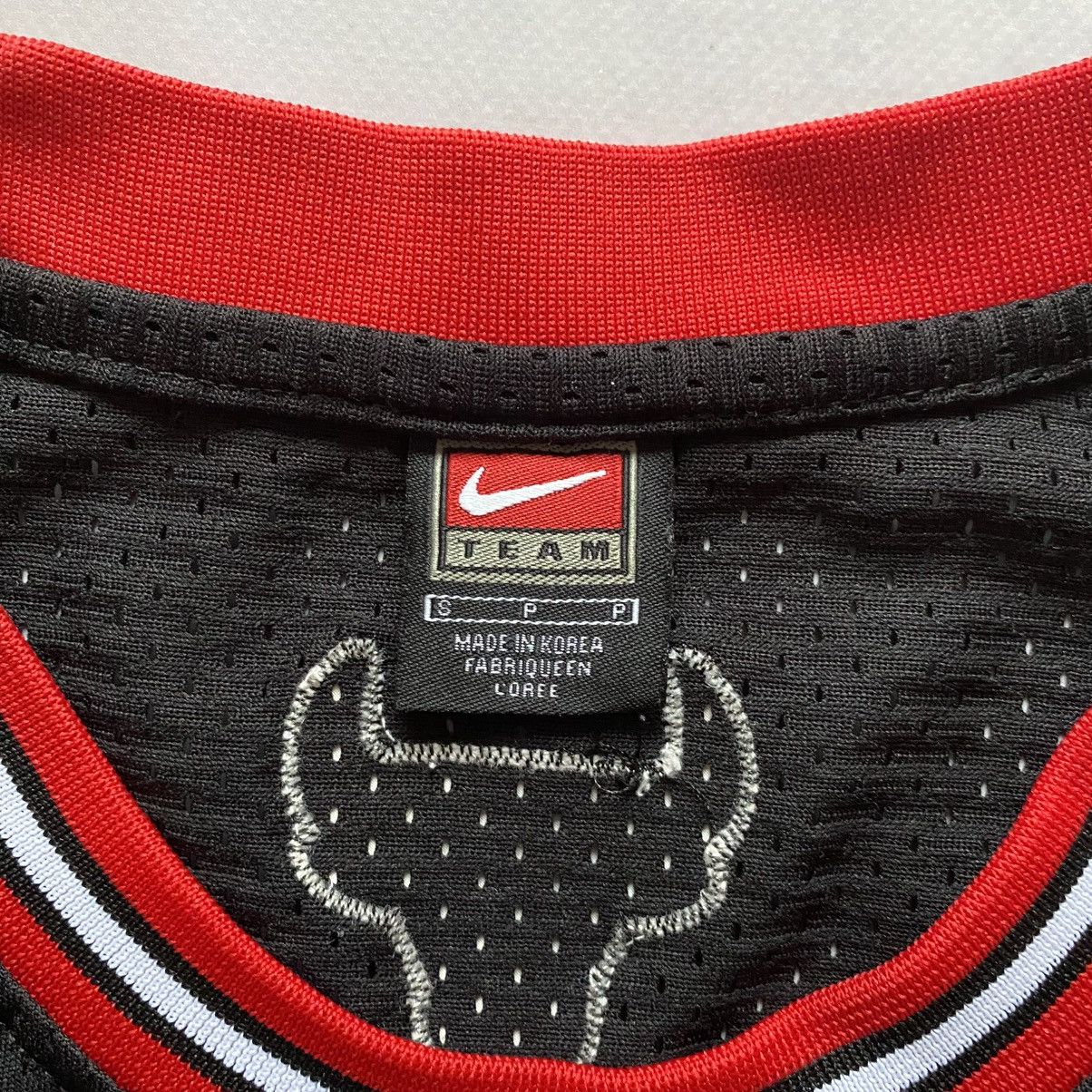 NBA × Nike × Vintage Vintage Nike NBA Chicago Bulls #23 Michael Jordan Jersey Size US S / EU 44-46 / 1 - 8 Thumbnail