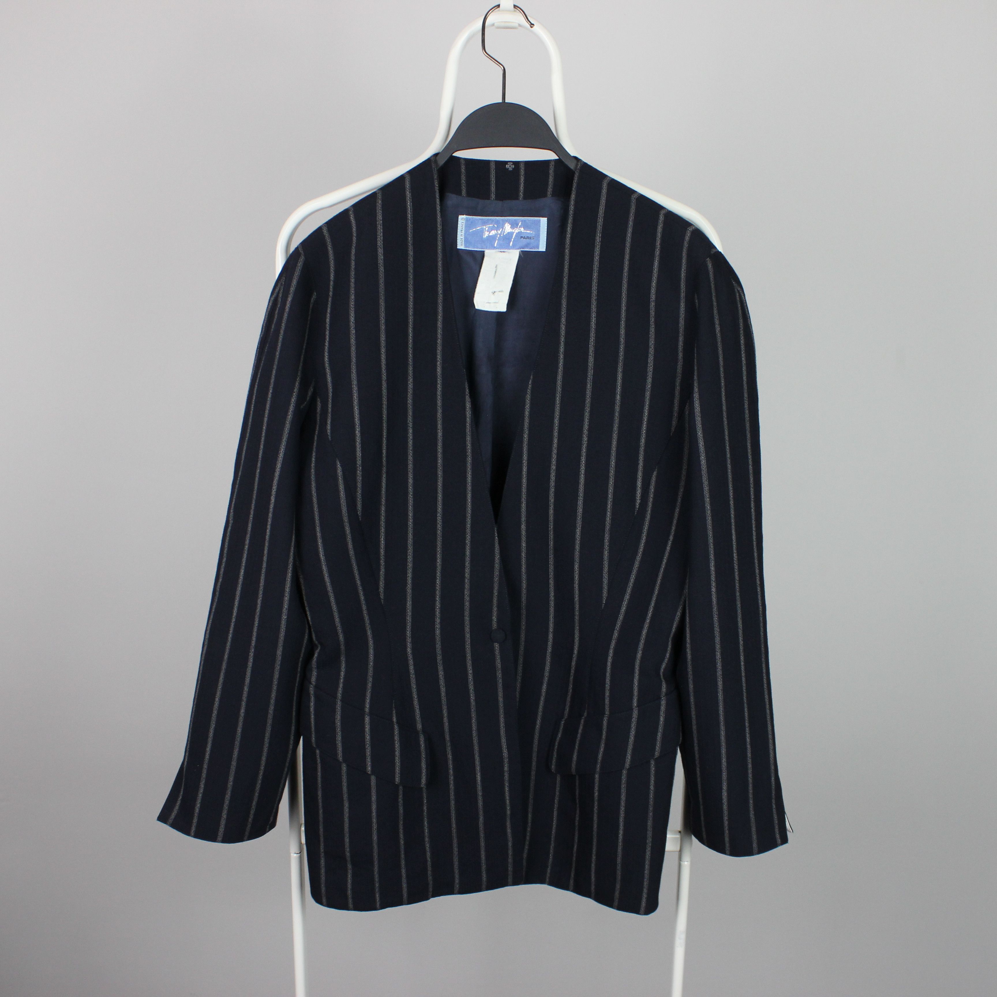 Thierry Mugler Thierry Mugler Paris blazer wool 40 M L Depop Beveren Size S / US 4 / IT 40 - 2 Thumbnail