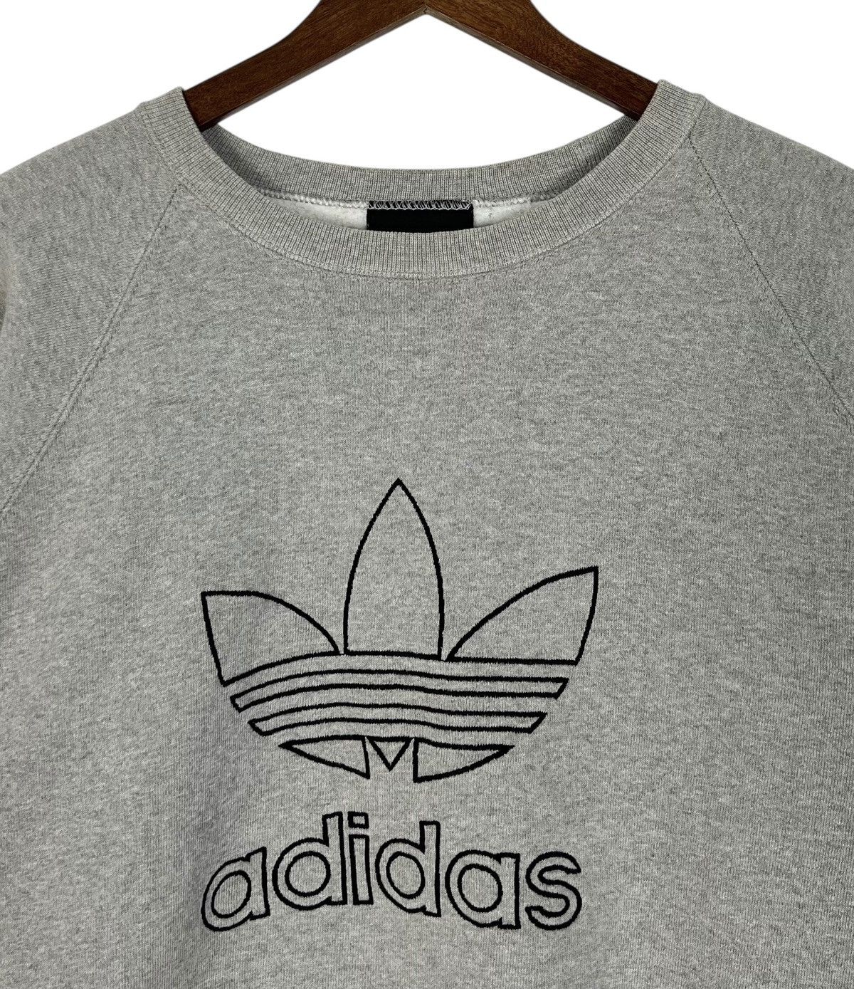 Adidas 2000s Vintage Adidas Embroidered Logo Sweatshirt Size US L / EU 52-54 / 3 - 3 Thumbnail