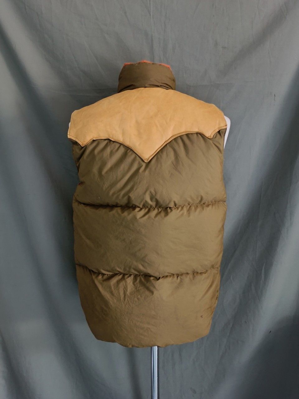 Rocky Mountain Featherbed Vintage 70s Brown Rocky Mountain Featherbed Down Vest. Size US M / EU 48-50 / 2 - 9 Thumbnail