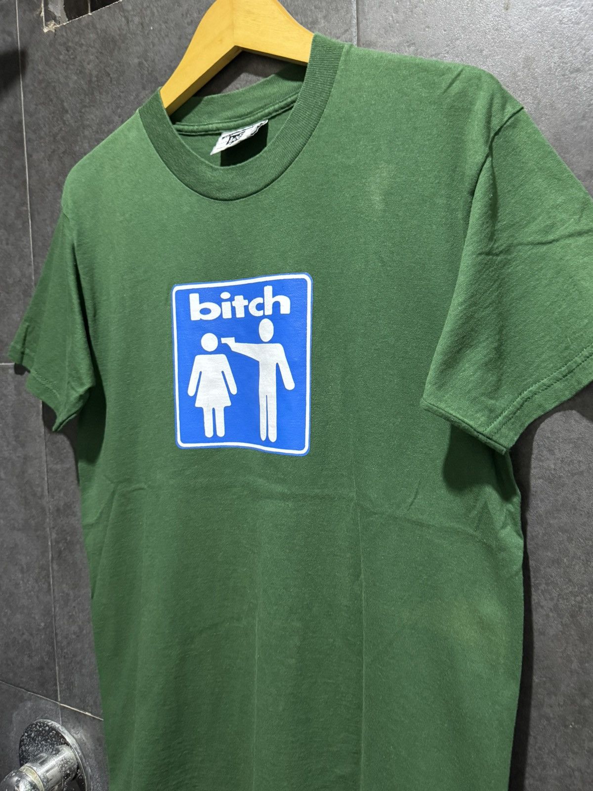 Other Vintage 90s Bitch Skateboard OG logo Tshirt Size US M / EU 48-50 / 2 - 3 Thumbnail