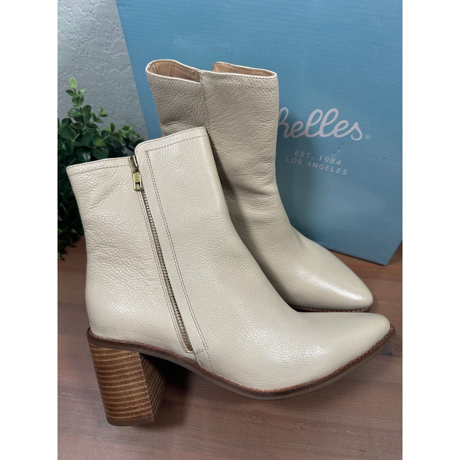 Seychelles Seychelles Desirable Leather Heeled Ankle Boots Size 8.5 Size US 8.5 / IT 38.5 - 1 Thumbnail