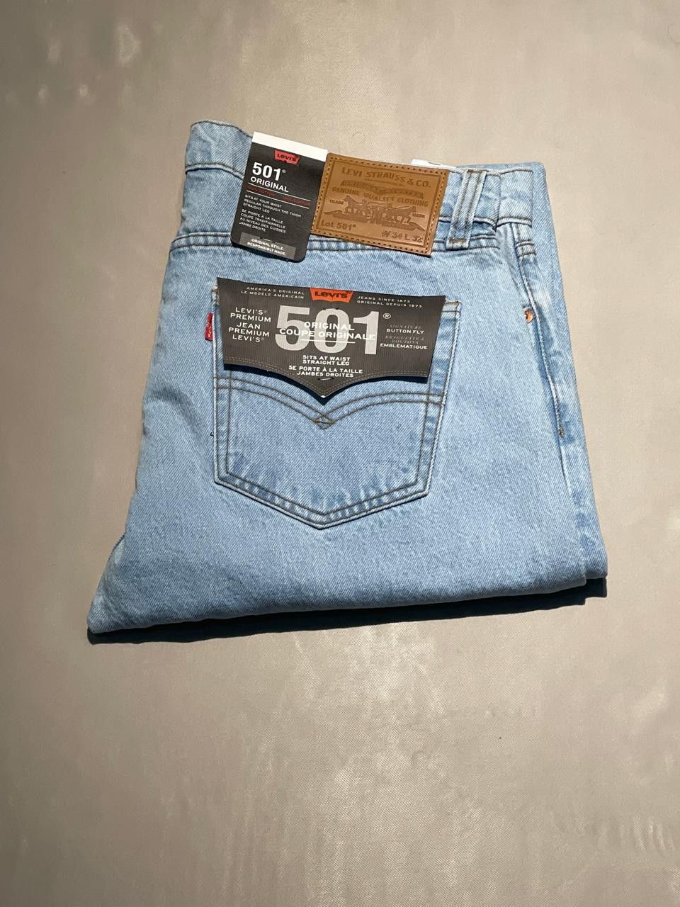 Levi's LEVI'S 501 Men's Blue Jeans – W34 L32 – Light Blue Size US 34 / EU 50 - 1 Thumbnail
