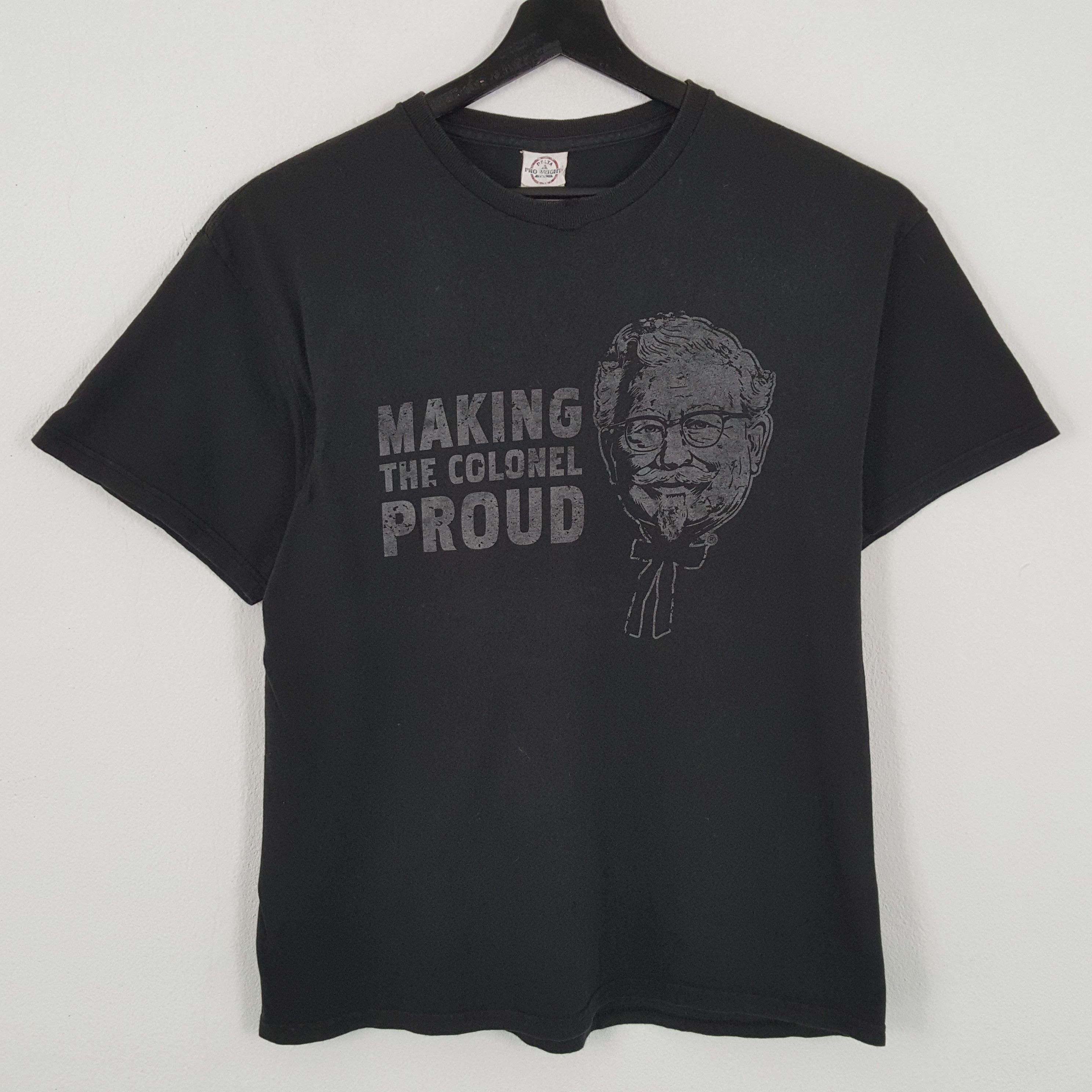 Vintage KFC Making The Colonel Proud Streetwear Style Tshirt Size US L / EU 52-54 / 3 - 1 Thumbnail