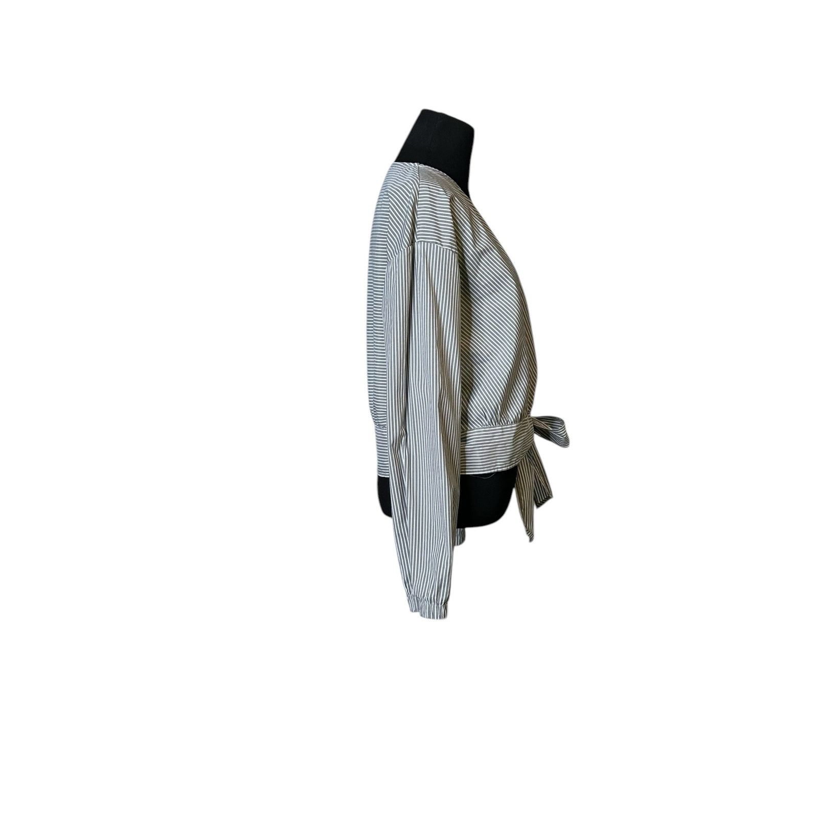 Mossimo Mossimo gray white stripes wrap blouse size Small Size S / US 4 / IT 40 - 8 Thumbnail
