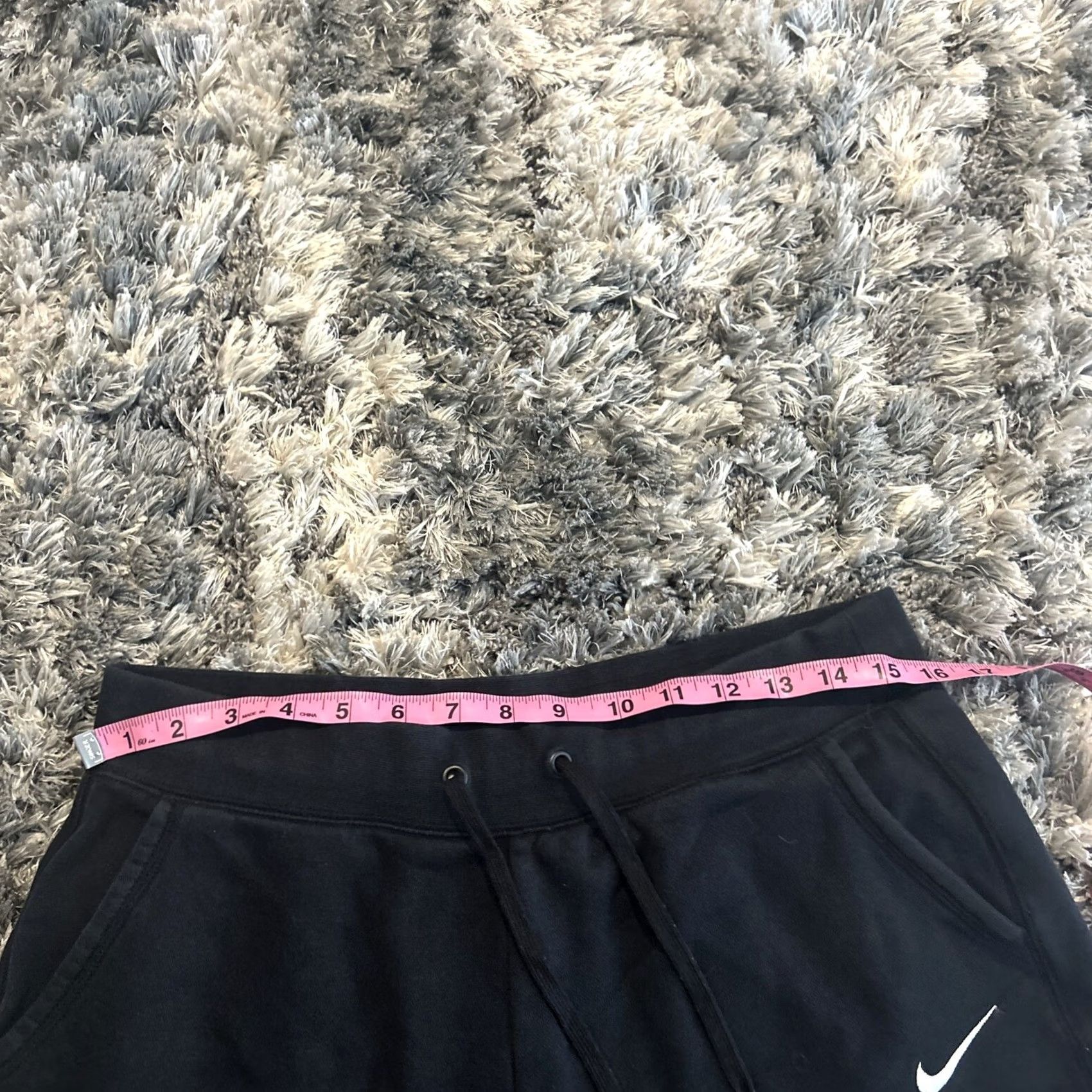 Nike Nike Cropped Pants Shorts Women’s Size M Medium Black Athletic Embroidered Size 32" / US 10 / IT 46 - 7 Thumbnail