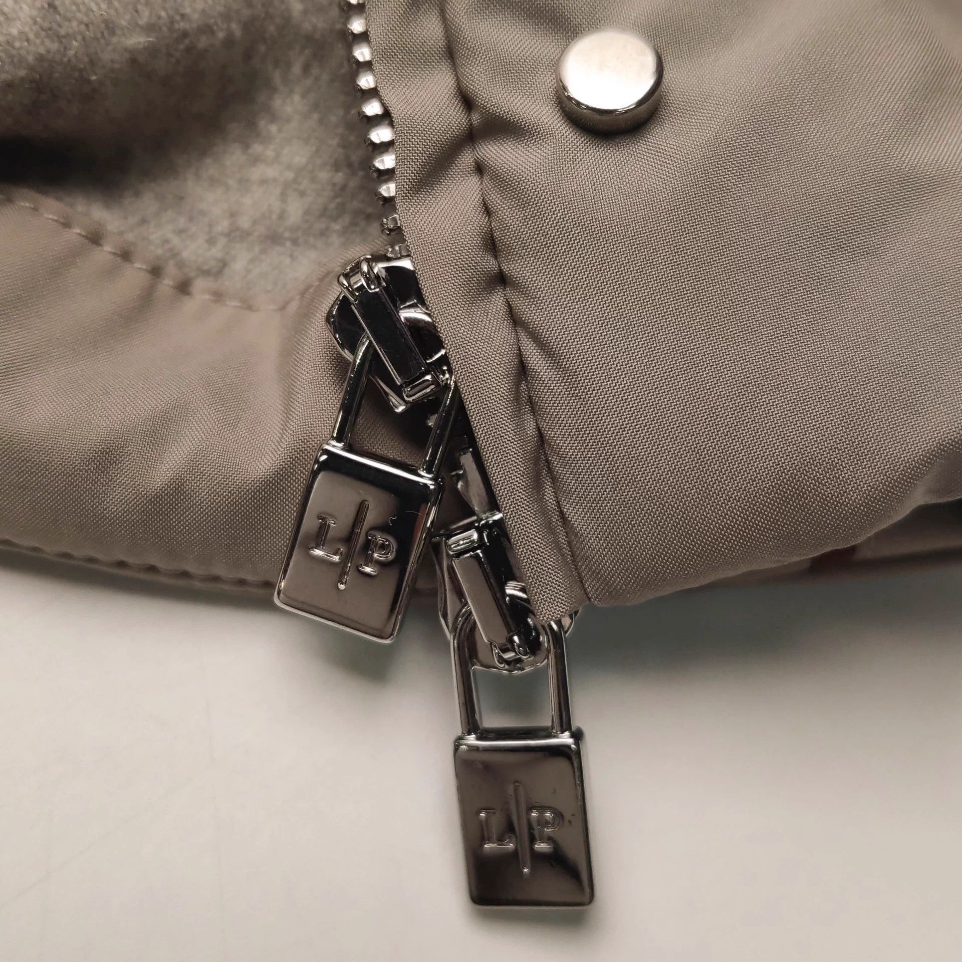 Loro Piana Loro Piana 42 jacket Size M / US 6-8 / IT 42-44 - 3 Thumbnail