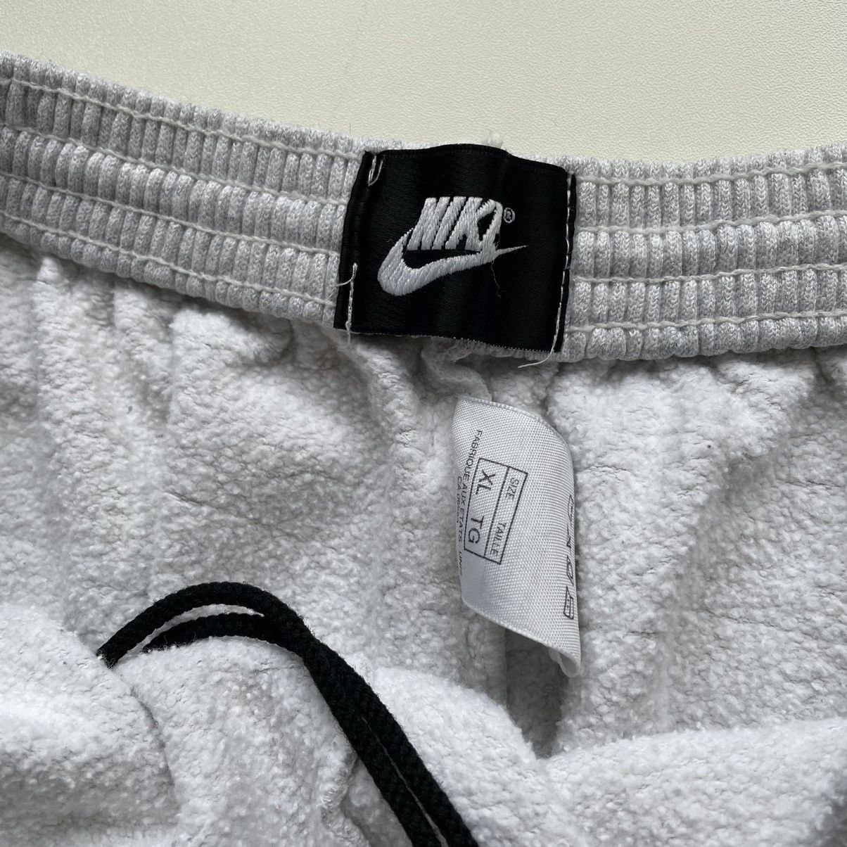 Nike × Vintage Vintage 90s Nike Embroidered Swoosh Grey Tonal Sweatpants XL Size US 34 / EU 50 - 4 Thumbnail