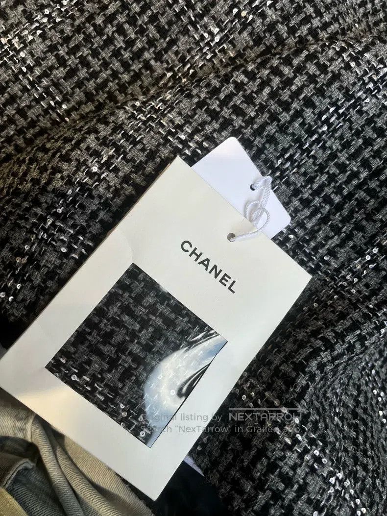 Other Chanel 24A black and white gray plaid skirt Size 42" / US 20 - 4 Thumbnail