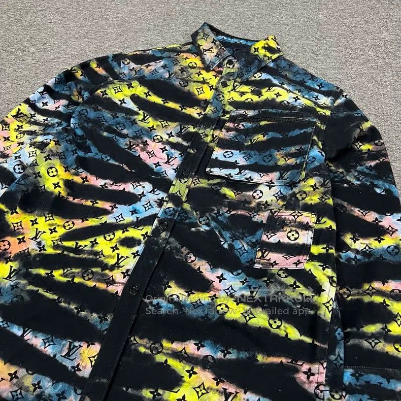 Louis Vuitton Louis Vuitton Full print LOGO Dazzling color laser LOGO si Size US XXL / EU 58 / 5 - 3 Thumbnail