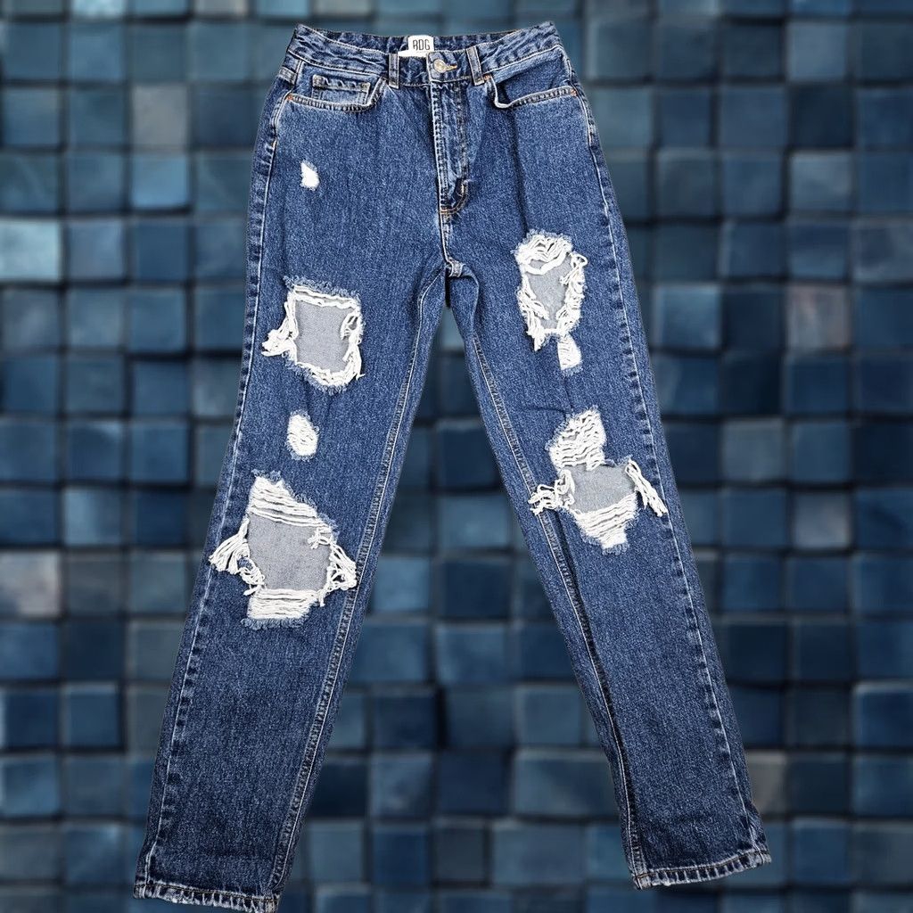 Urban Outfitters BDG URBAN OUTFITTERS Mom High-Rise Distressed Med-Wash Denim Jeans 27 Blue Womens Size 27" / US 4 / IT 40 - 1 Thumbnail