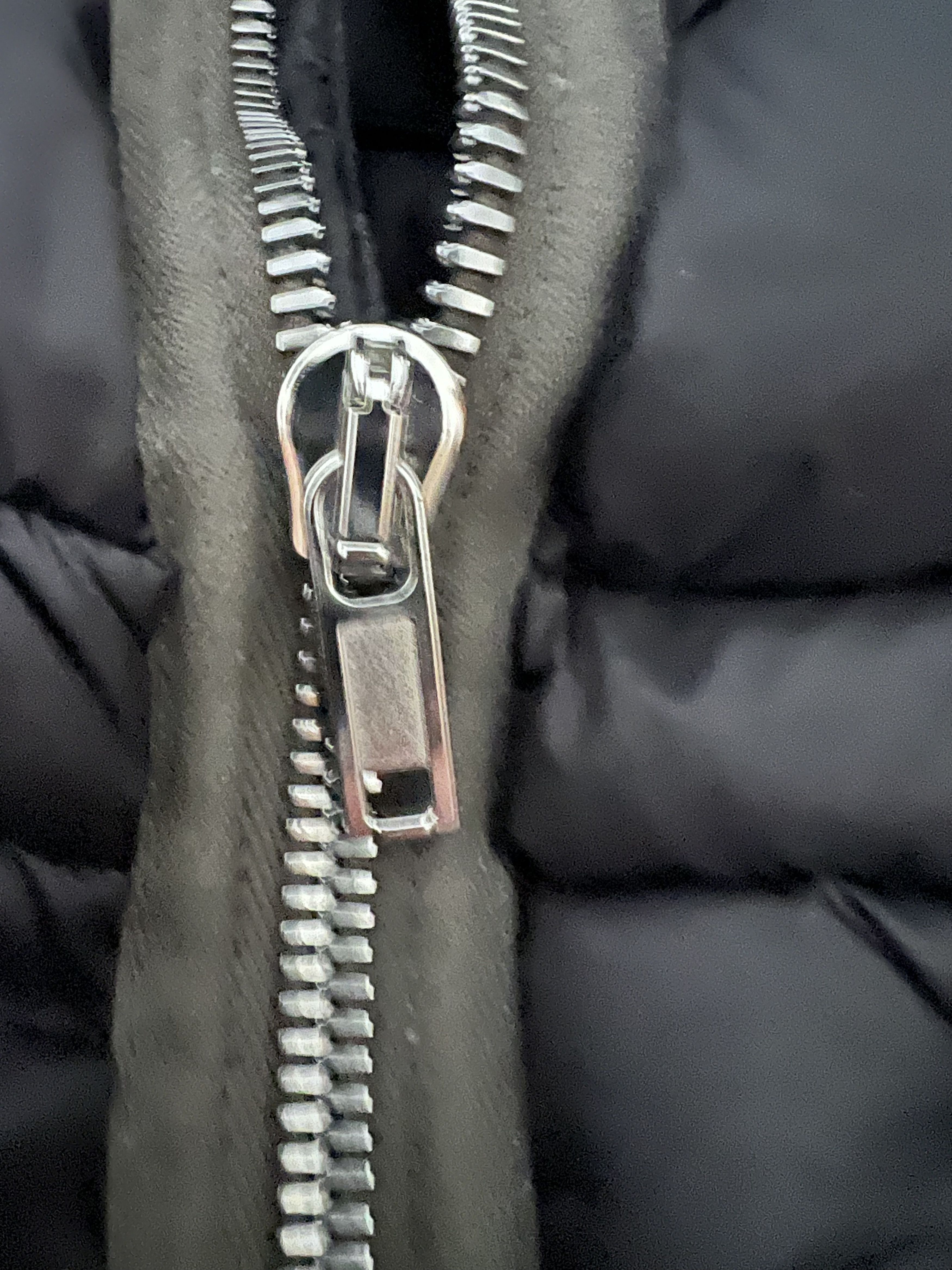 Rick Owens Runway FW22 Jumbo Gimp Down Jacket Black Sleeveless Size US L / EU 52-54 / 3 - 10 Thumbnail