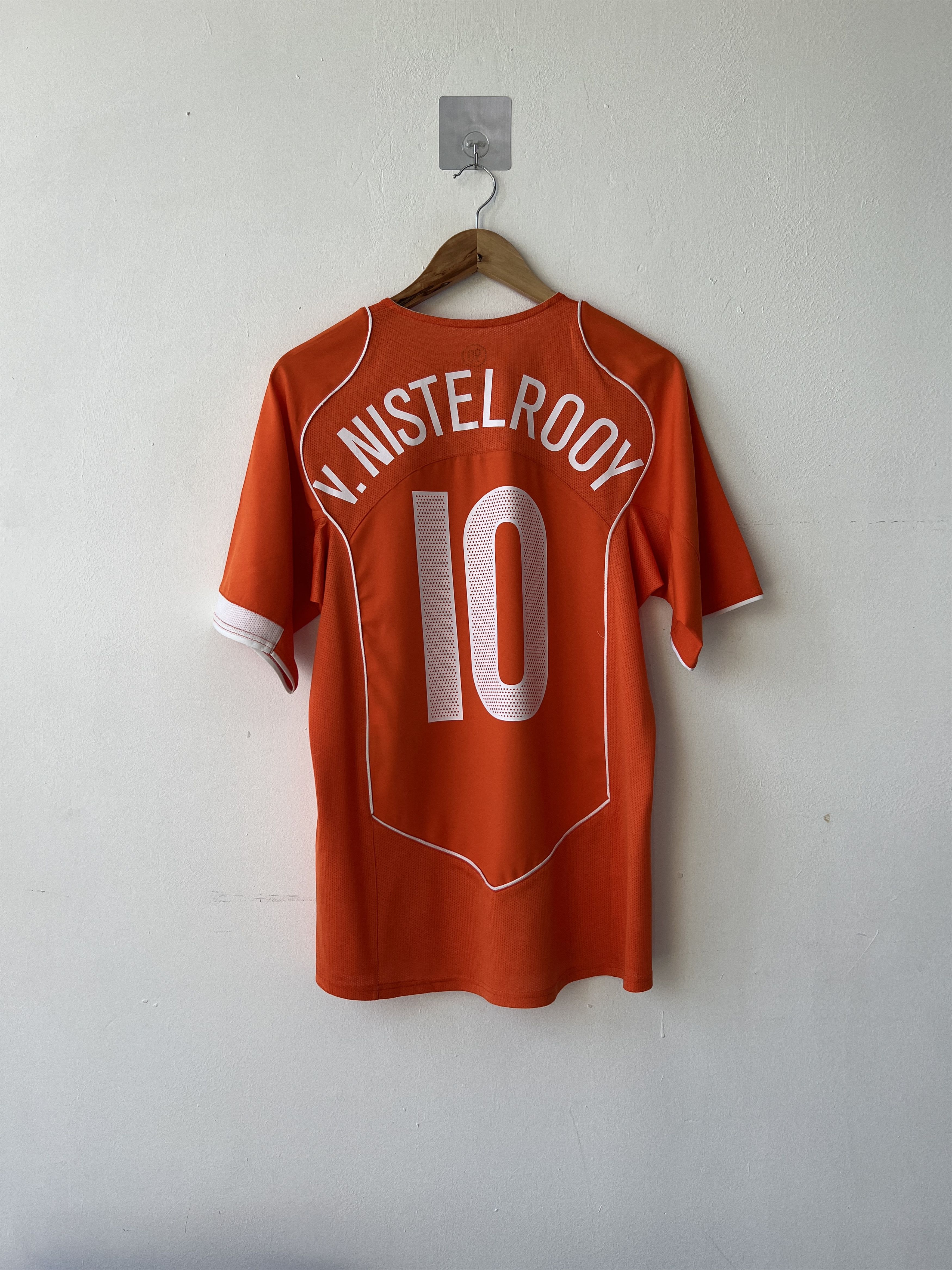 Nike (M) Holland 2004-06 Home Kit v. Nistelrooy #10 Size US M / EU 48-50 / 2 - 1 Thumbnail