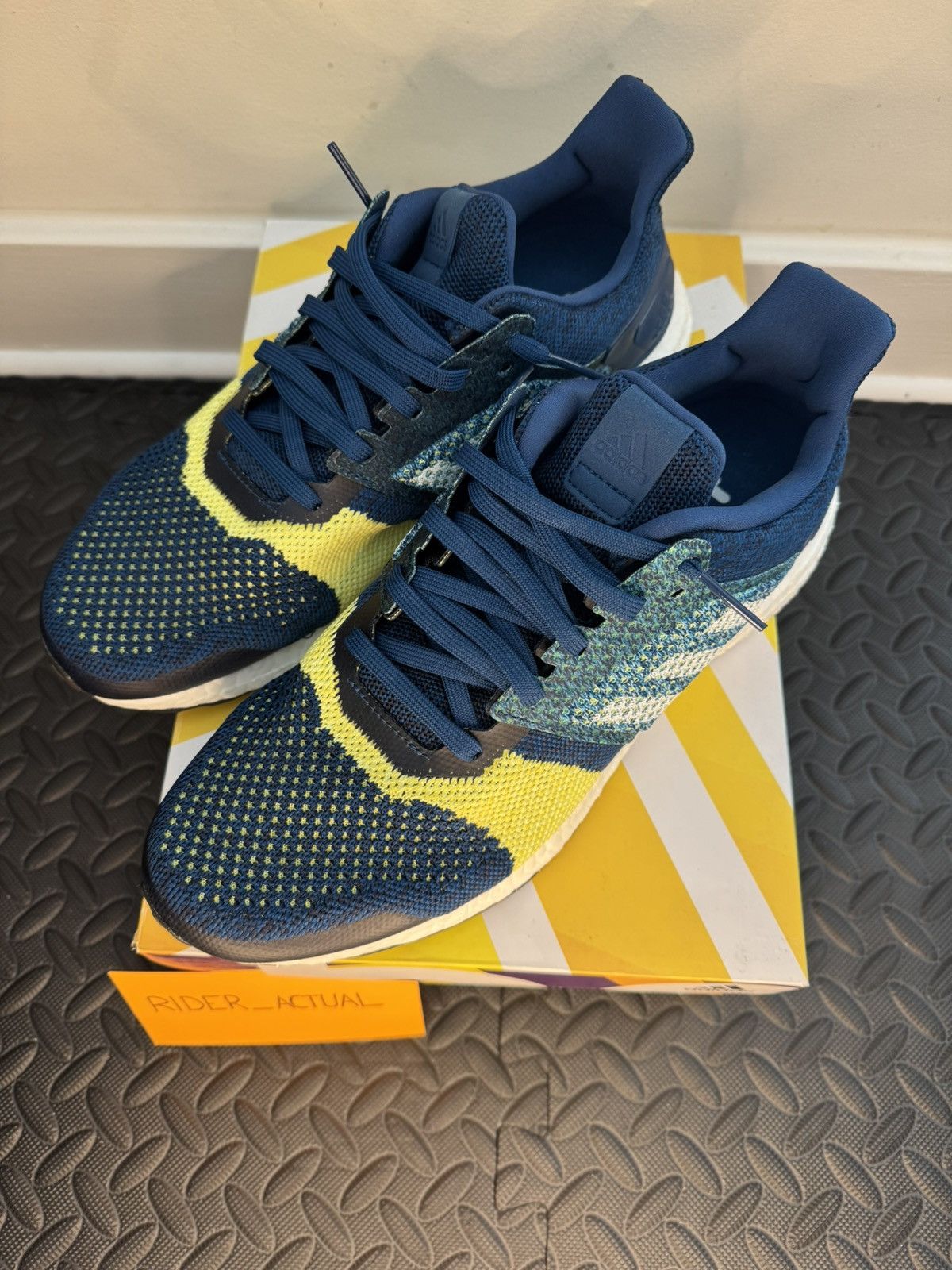 Adidas Adidas UltraBOOST ST m Size US 11.5 / EU 44-45 - 2 Thumbnail