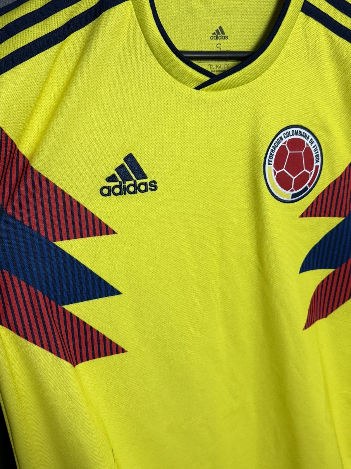 Adidas Colombia 18/19 Home Football Soccer Jersey T-Shirt Size US S / EU 44-46 / 1 - 3 Thumbnail