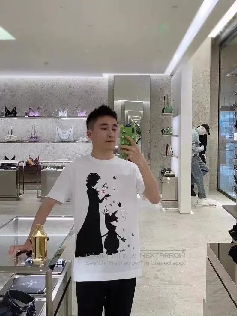 Givenchy Givenchy T-Shirt Size US XL / EU 56 / 4 - 9 Thumbnail