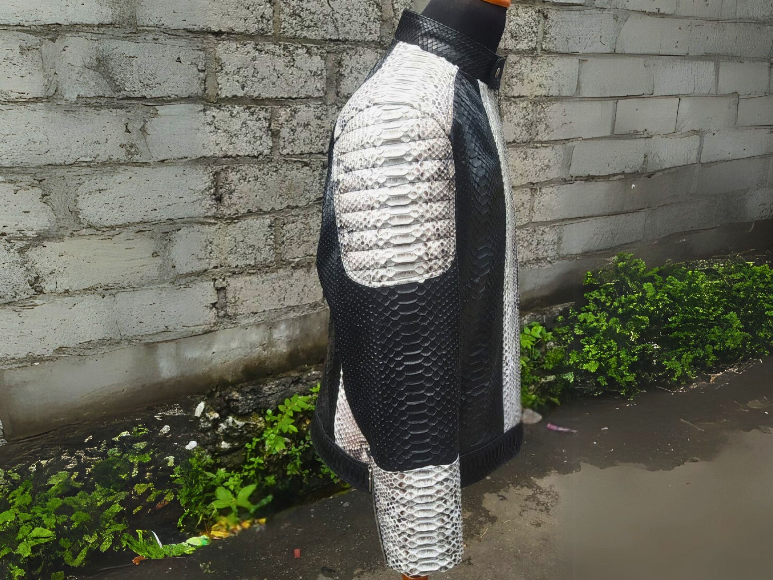 Handmade Cafe Racer Snakeskin Jacket Size US S / EU 44-46 / 1 - 4 Thumbnail