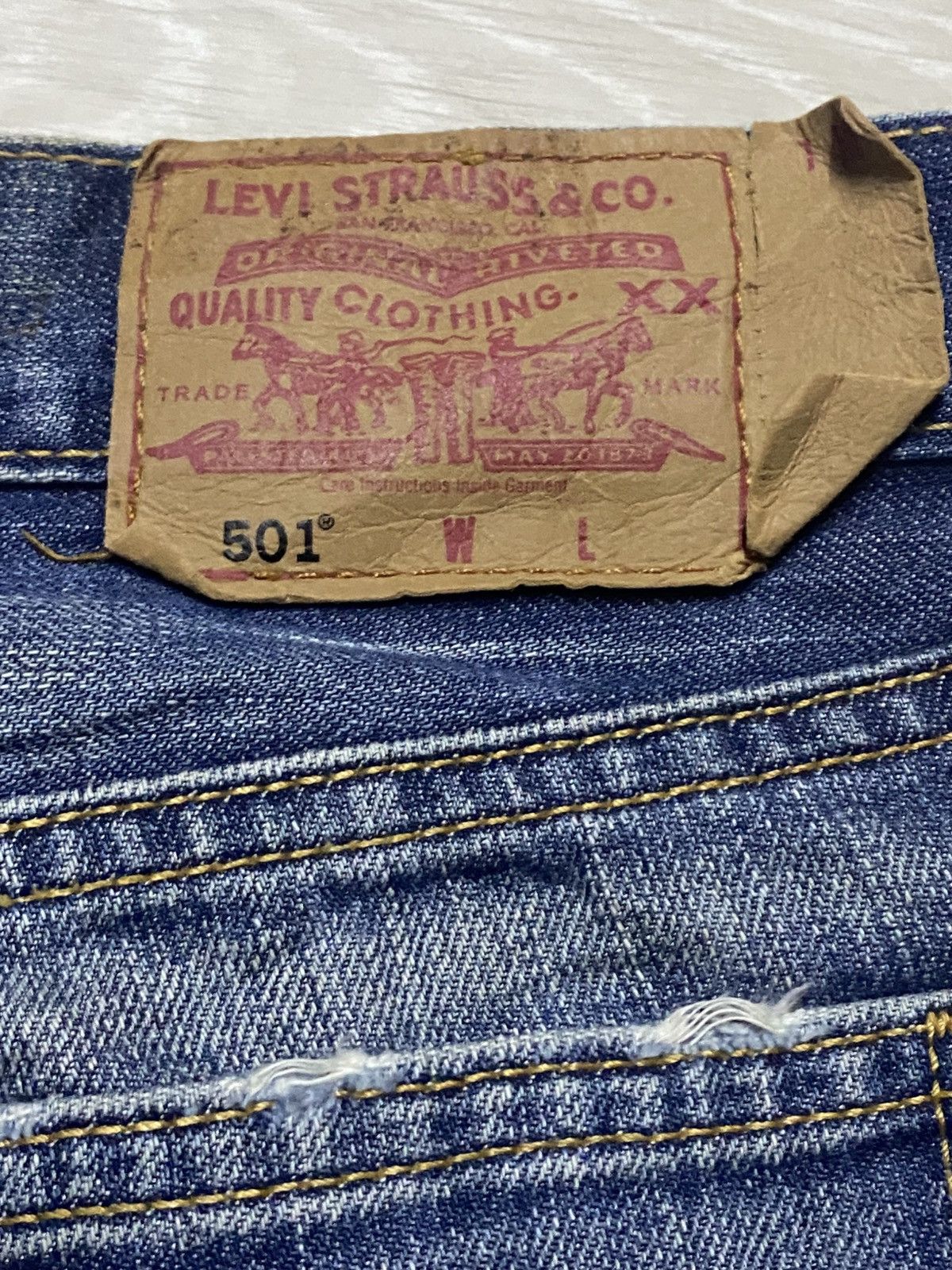 Levi's Vintage Levis 501 Blue Wash Distressed ButtonFly Jeans Size US 28 / EU 44 - 16 Thumbnail