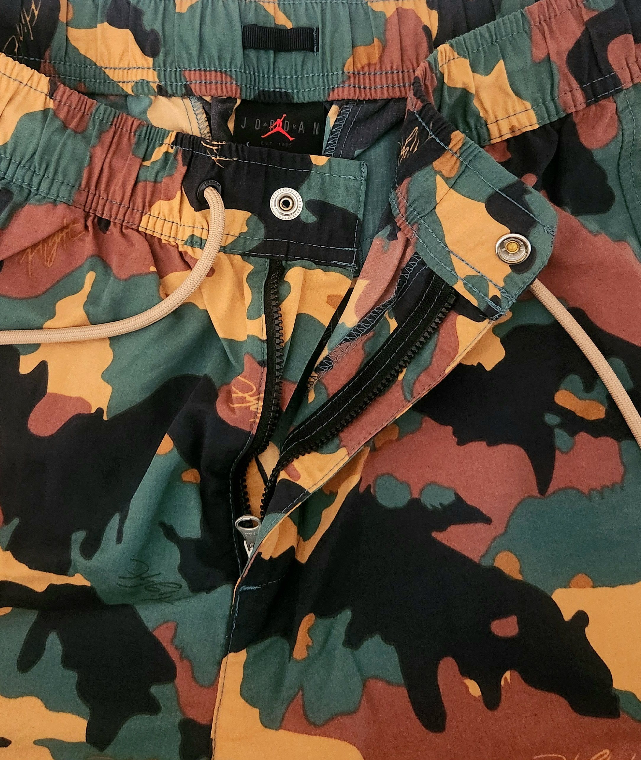 Jordan Brand × Nike Jordan X Nike Joggers SZ Large Flight Heritage Camo Cargo Size US 34 / EU 50 - 8 Thumbnail