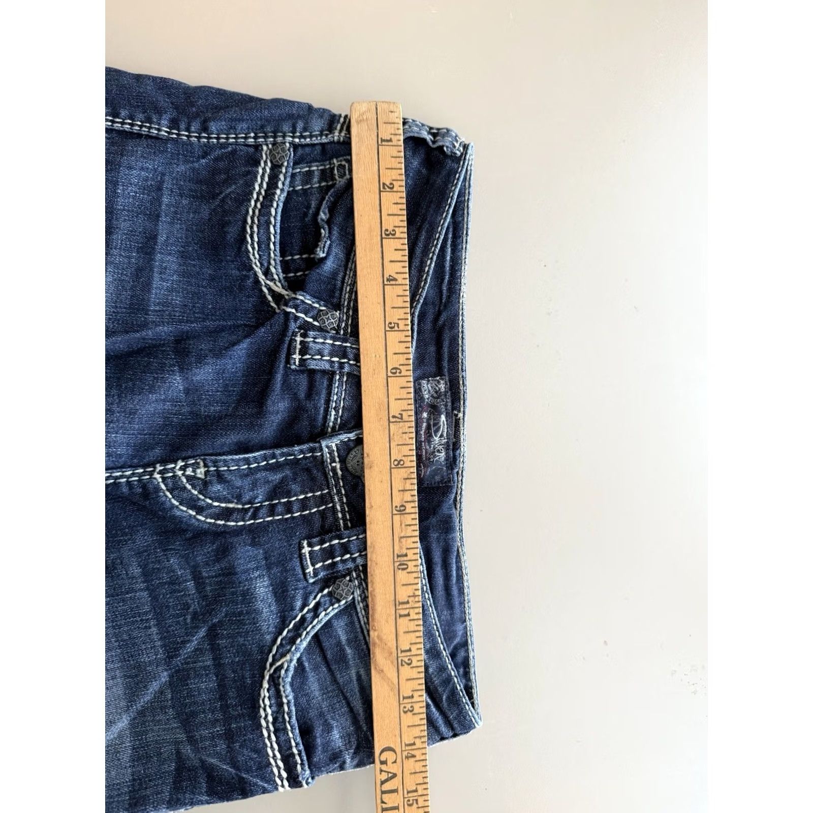 Silver Jeans Co. Silver Jeans Co Suki Jeans Women’s 26x32 Dark Wash Straight Thick Stitch Western Jeans Women Regular Blue 26xs? Size 26" / US 2 / IT 38 - 7 Thumbnail