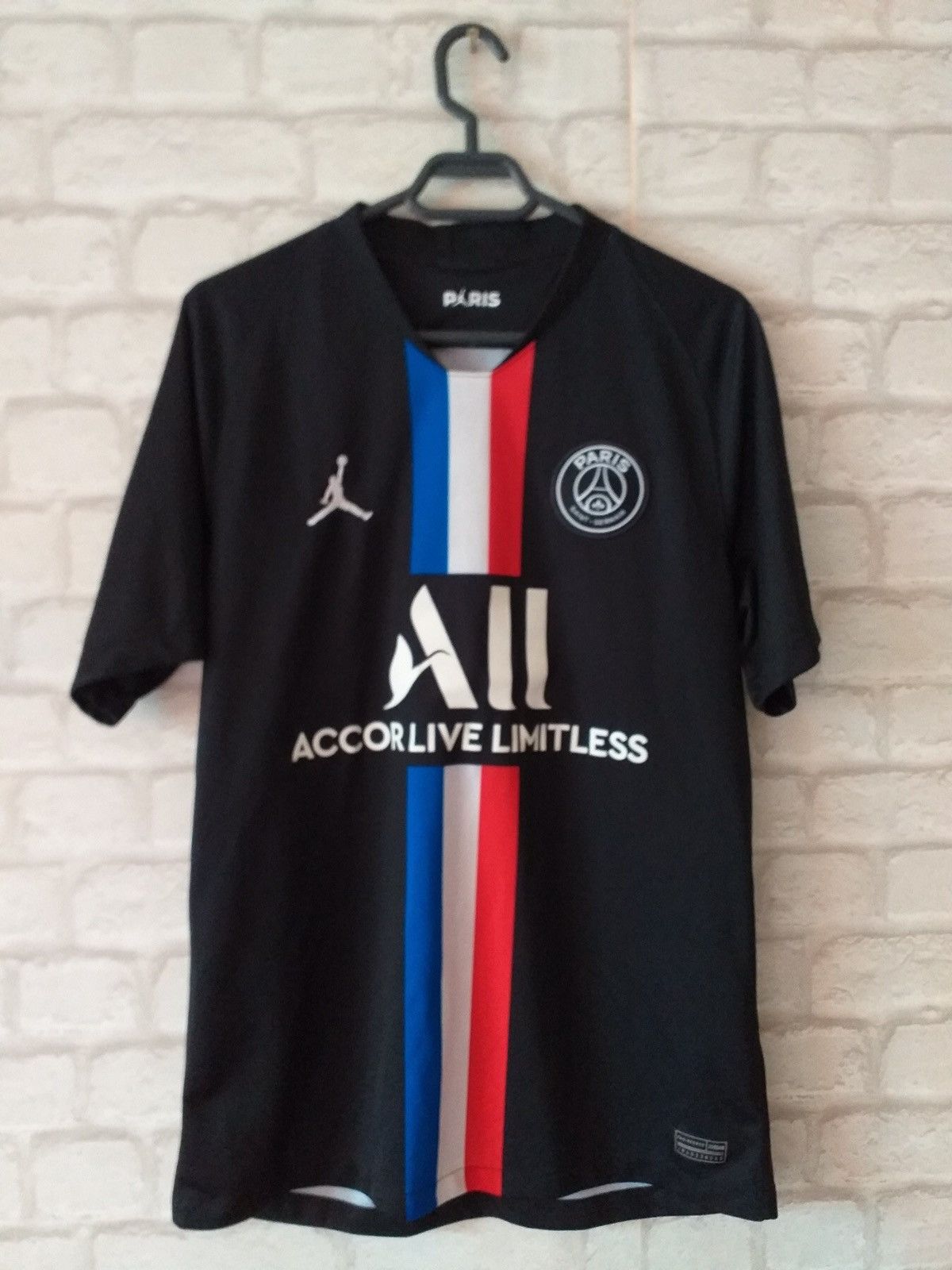 Jordan Brand PSG Football Jersey Jordan M Size US M / EU 48-50 / 2 - 1 Thumbnail