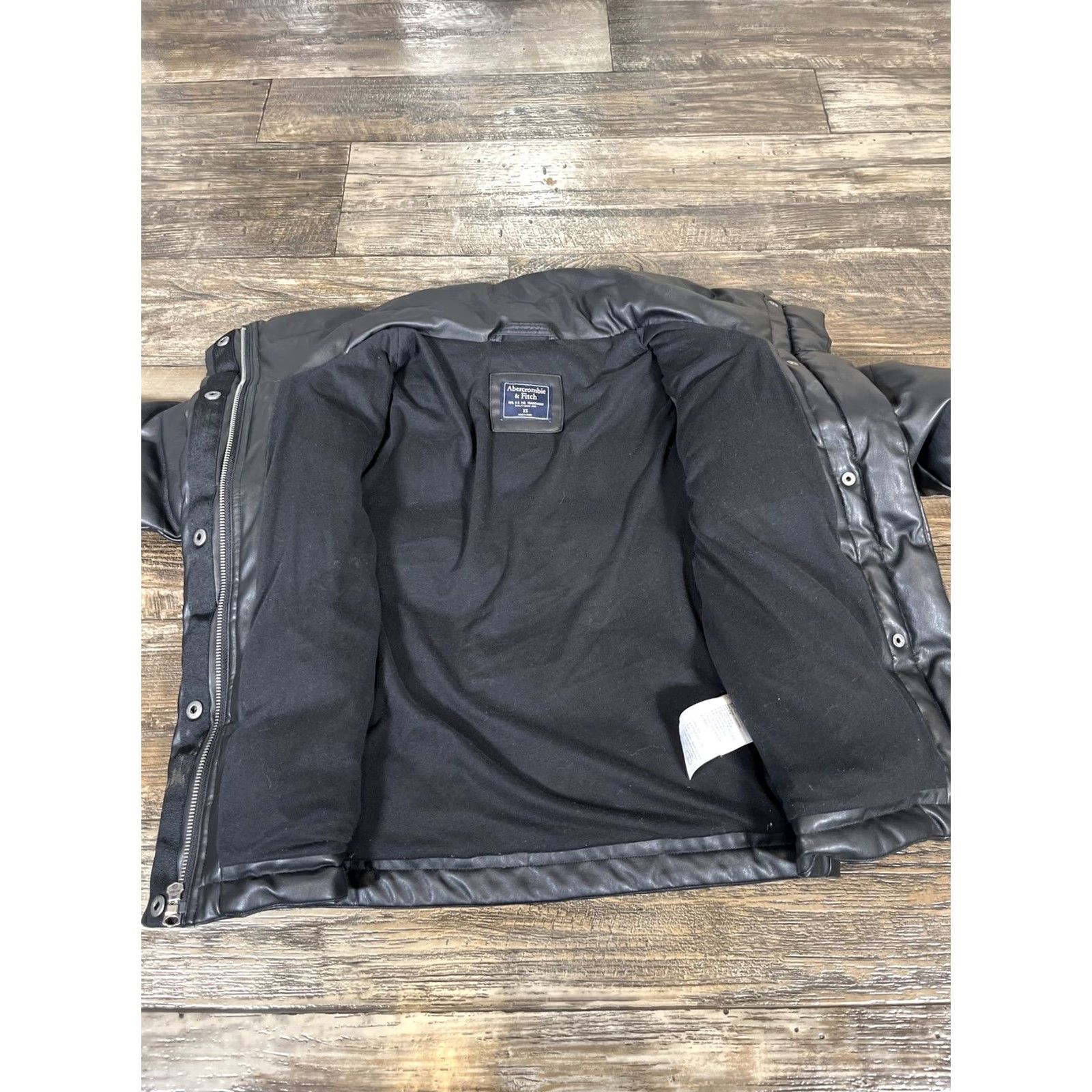 Abercrombie & Fitch VINTAGE Abercrombie & Fitch Puffer Jacket Womens XS Black Vegan Cropped Y2K Womens XS Black Puffer Jacket Size XS / US 0-2 / IT 36-38 - 4 Thumbnail