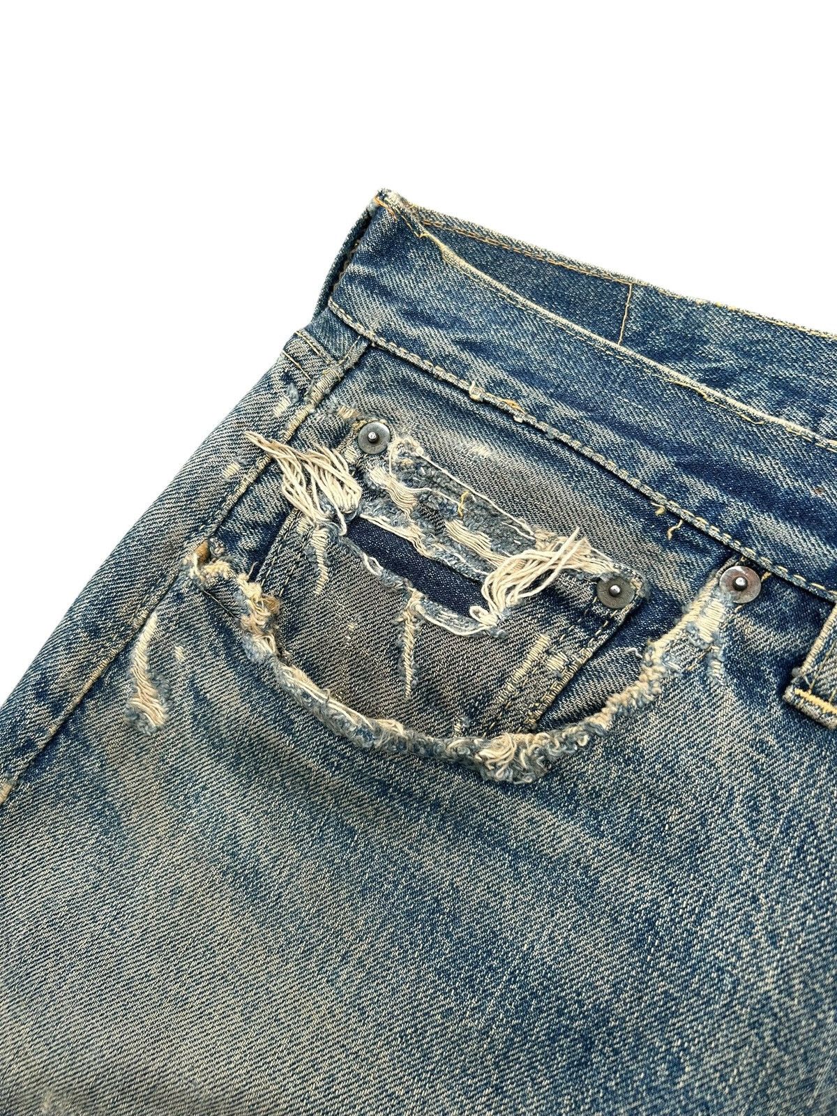 Levi's 50s Vintage Levis big E Hidden Rivet Thrashed Denim Jeans Size US 35 - 11 Thumbnail