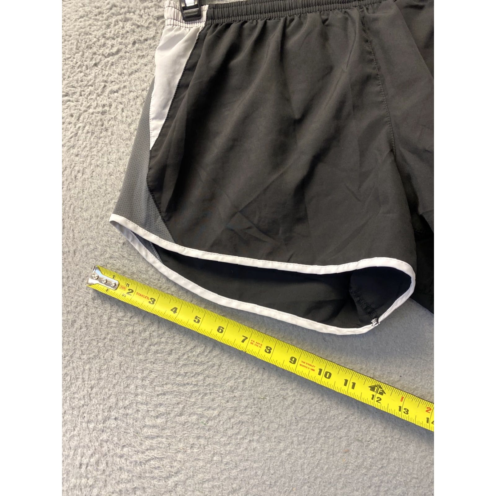 Nike Nike DRI-FIT Running Shorts Womens 3" Lined Black Size Large Adult Women Size 36" / US 14 / IT 50 - 6 Thumbnail