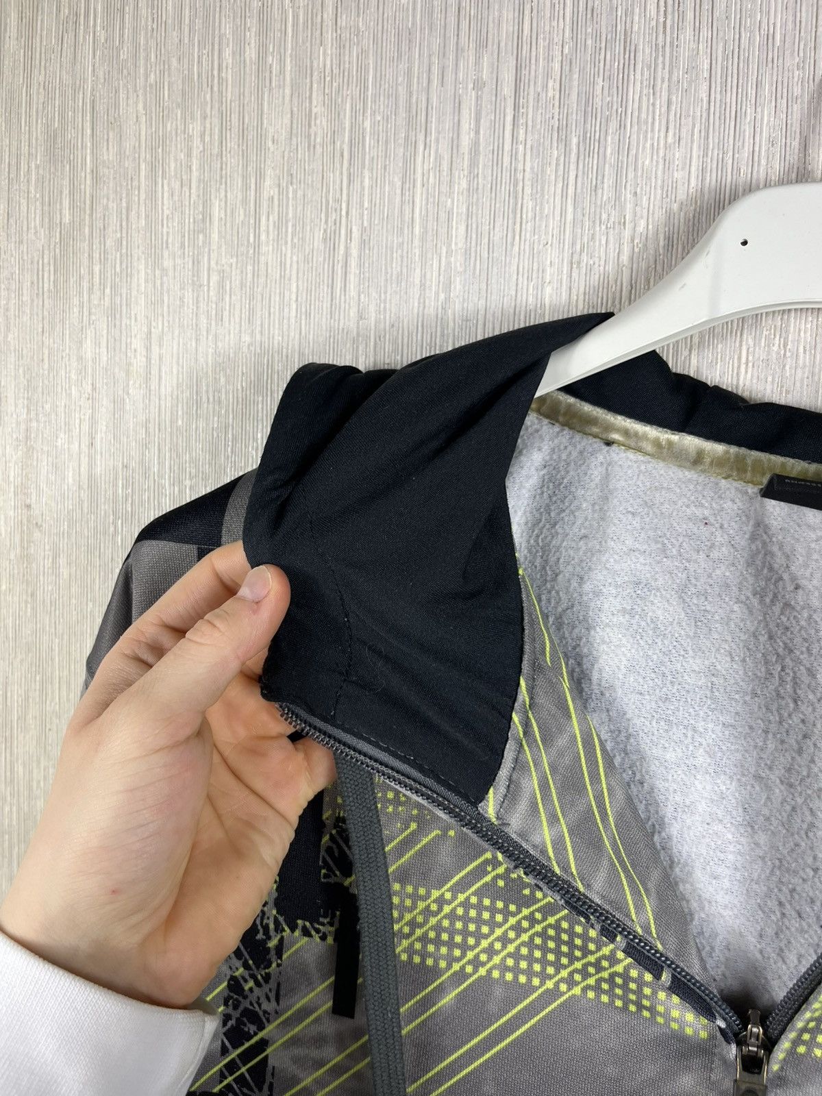 Oakley × Vintage Vintage Oakley y2k cyber patterned zip hoodie outdoor retro Size US L / EU 52-54 / 3 - 16 Thumbnail