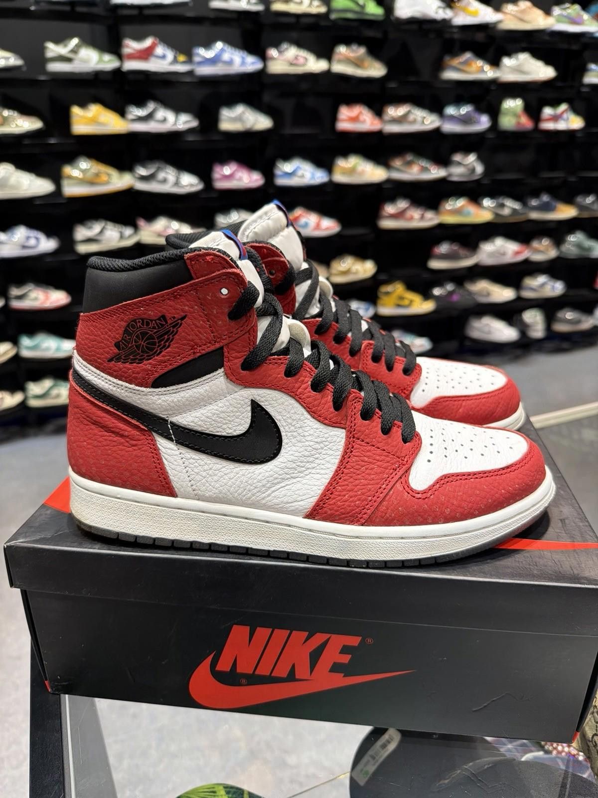 Nike Nike Air Jordan 1 Retro Origin Story Spiderman Size 8.5 Size US 8.5 / EU 41-42 - 4 Thumbnail