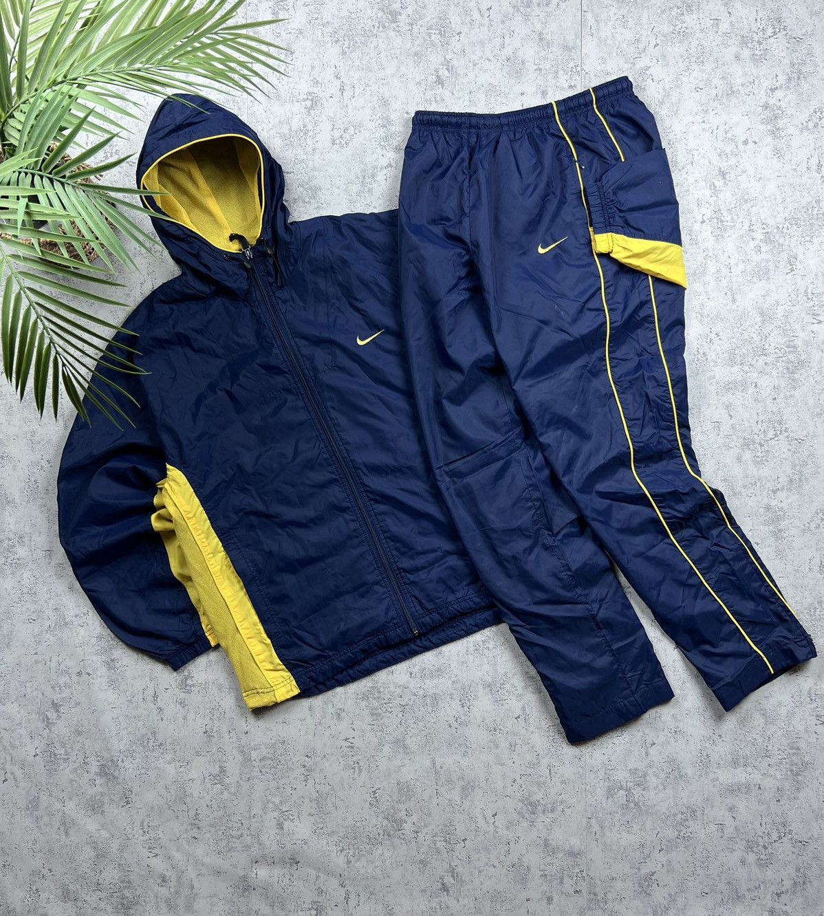 Nike yellow and blue tracksuit deals