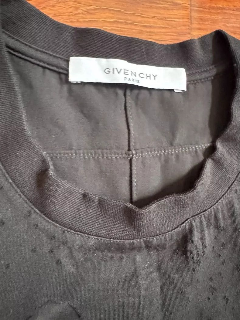 Givenchy Givenchy Ripped T-Shirt, XXS Size, Classic Black Size US XXS / EU 40 - 2 Thumbnail
