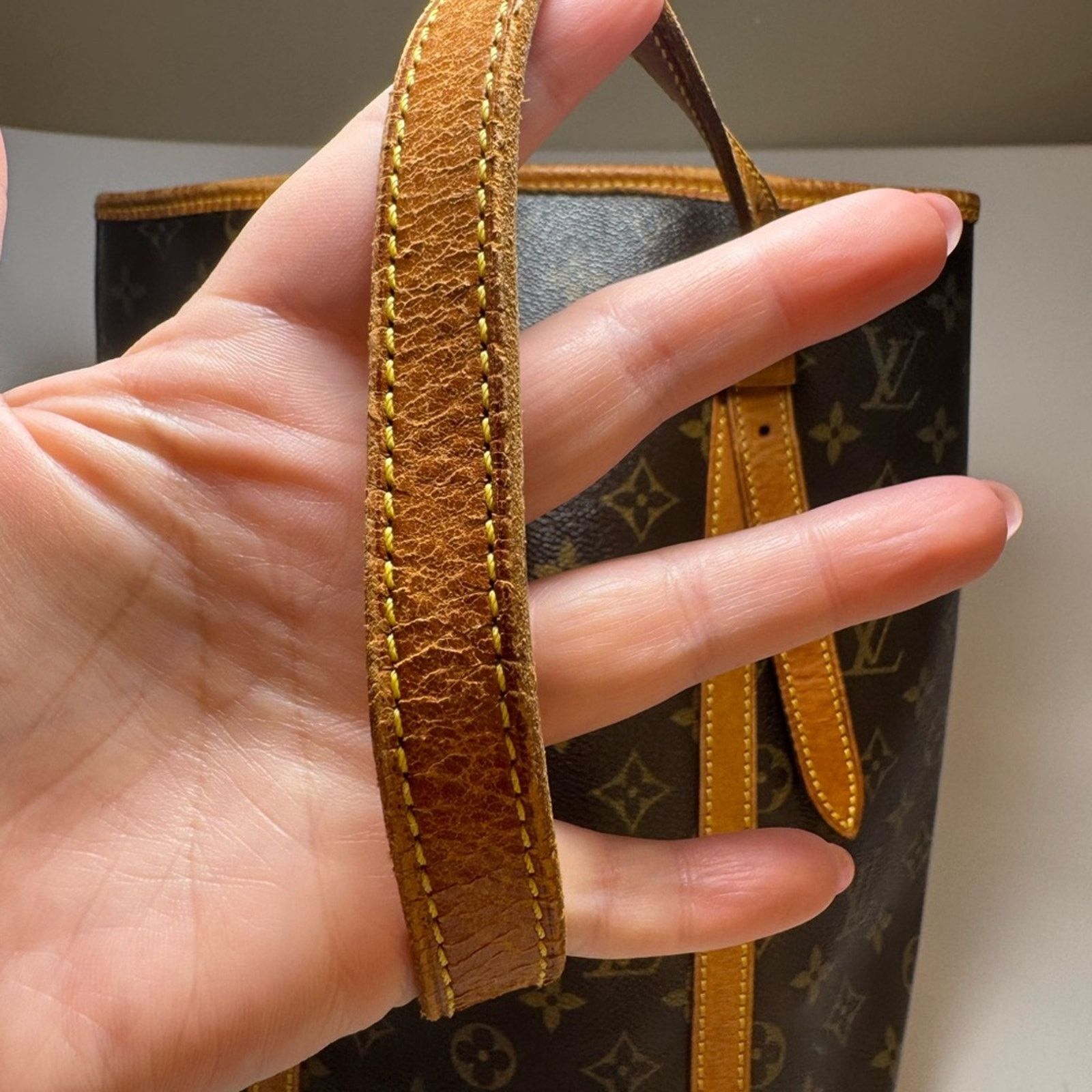Louis Vuitton Louis Vuitton Bucket GM Monogram Tote Bag – Vintage 2003 Size ONE SIZE - 14 Thumbnail
