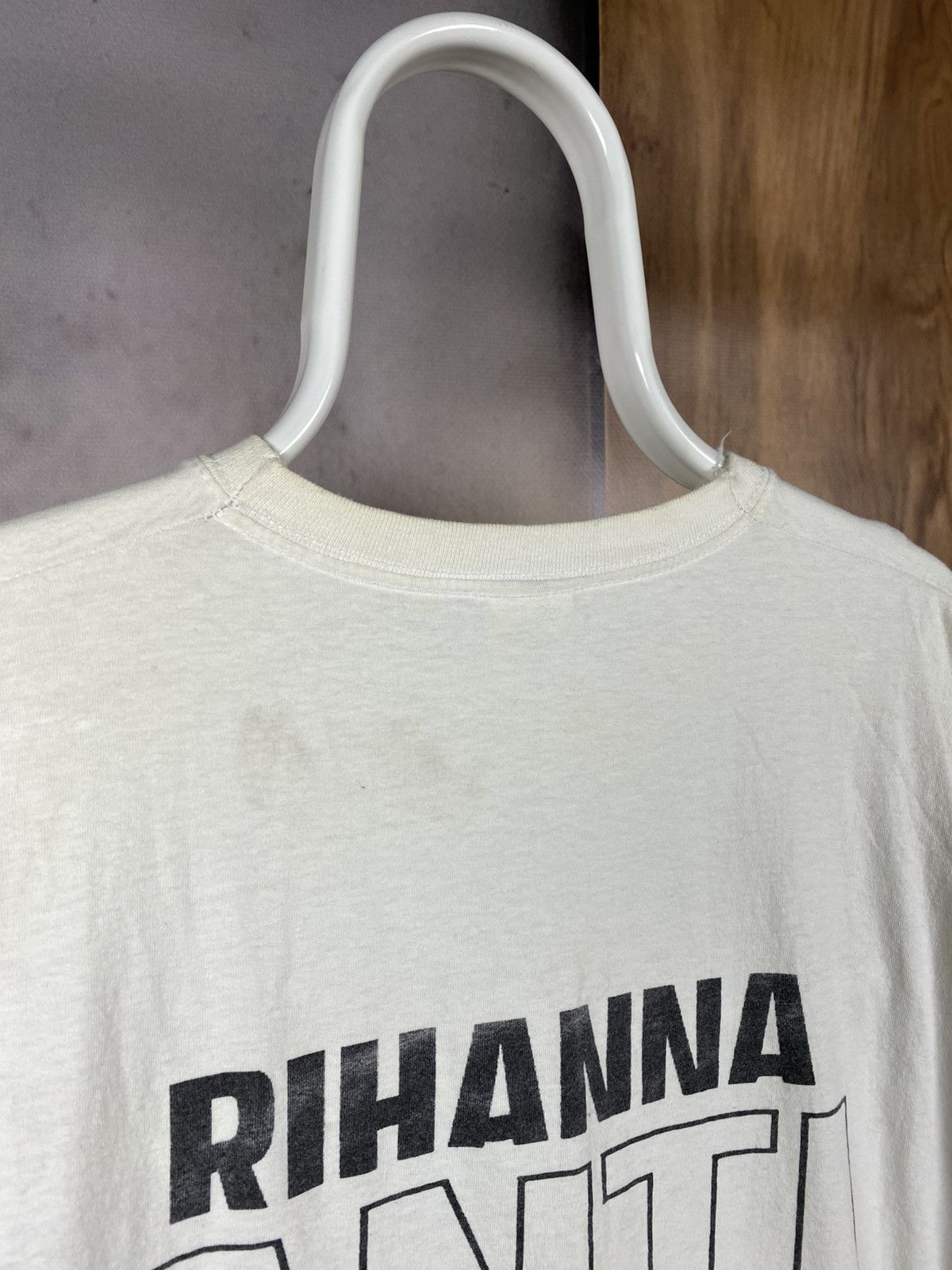 Rihanna 🎙️Vintage T-Shirt 2016 Rihanna Anti World Tour Tee🎙️ Size US XL / EU 56 / 4 - 4 Thumbnail