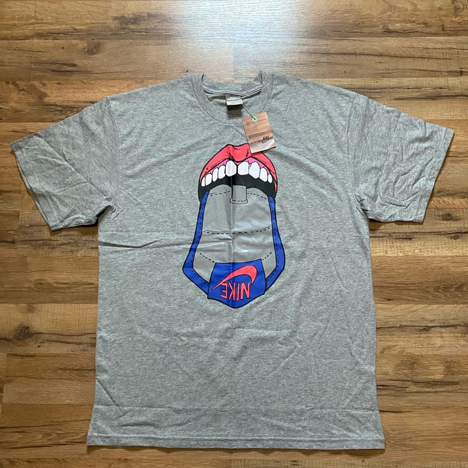 Nike 2008 Nike Shoe Tongue Short Sleeve Size US L / EU 52-54 / 3 - 1 Thumbnail
