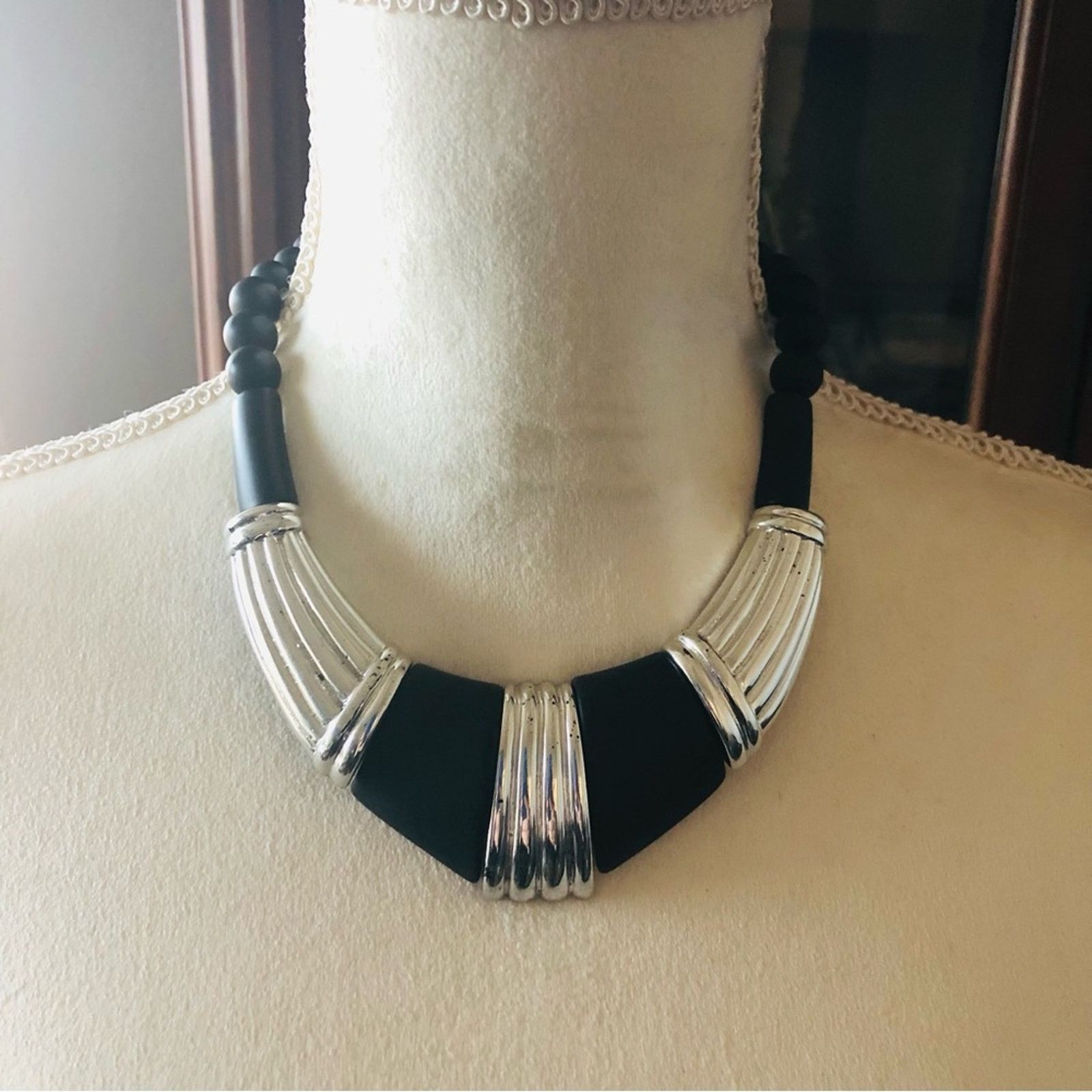 Vintage Vintage 80s bold black and silver statement necklace Size ONE SIZE - 2 Thumbnail