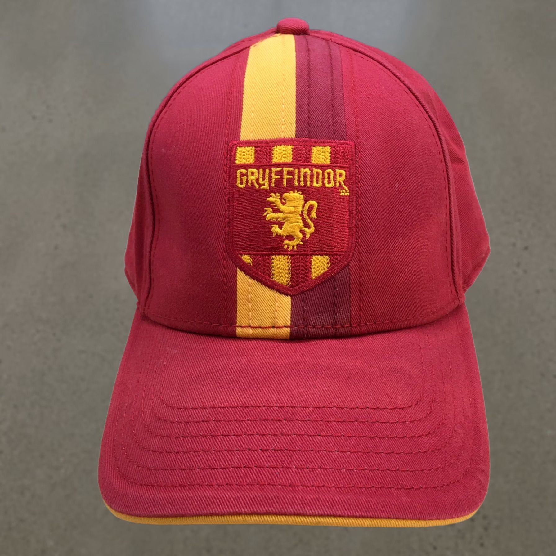Vintage Harry Potter Gryffindor Crest Baseball Cap Hat Mens OS Maroon Gold Adjustable Size ONE SIZE - 1 Thumbnail