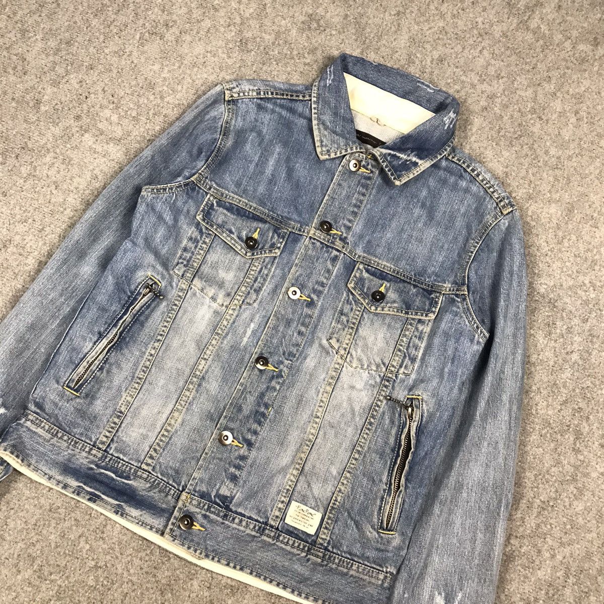 Japanese Brand DENIM DISTRESSED STYLE BUTTON JACKET Size US M / EU 48-50 / 2 - 4 Thumbnail