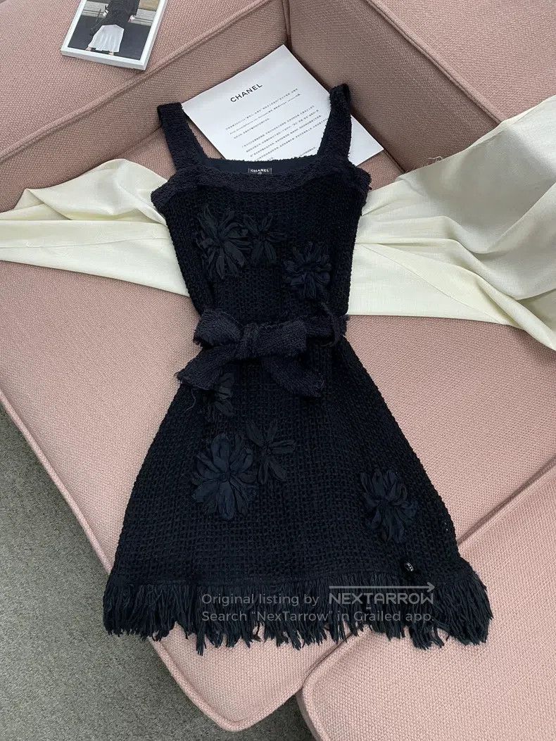 Chanel Chanel Black camelia embroidered woven lace-up suspender d Size XS / US 0-2 / IT 36-38 - 1 Thumbnail