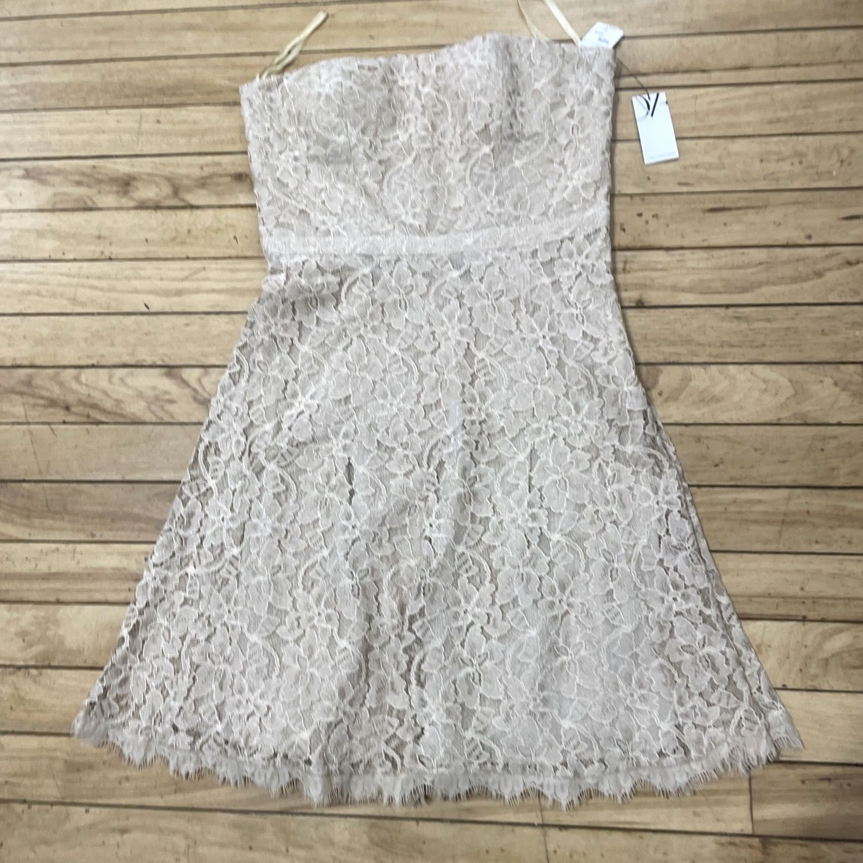 Diane von Furstenberg Diane von Furstenberg Amira Dress Women 6 Tan Floral Lace Knee Length Boho Fit & Flare New Size M / US 6-8 / IT 42-44 - 2 Thumbnail