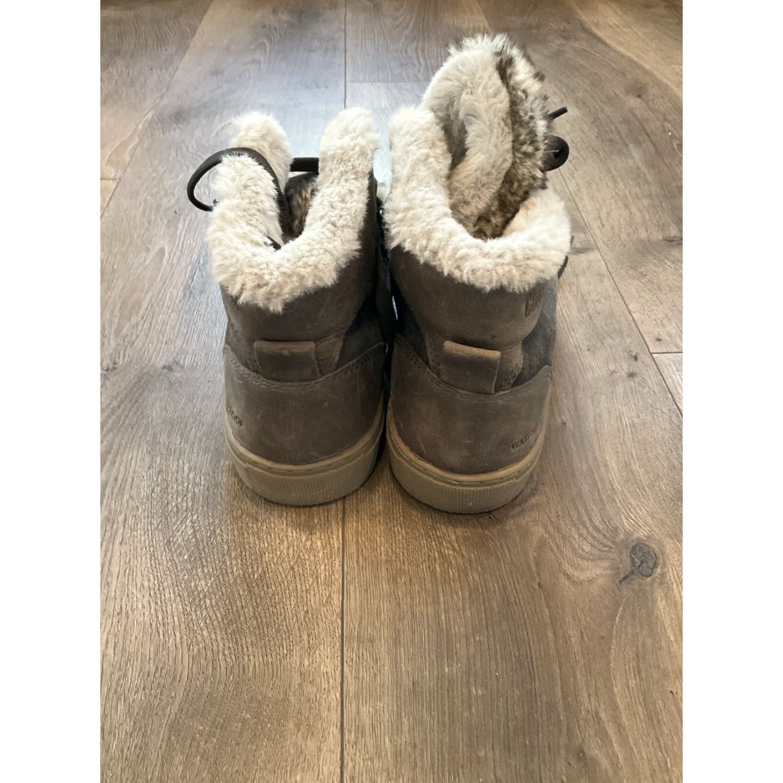 Cougar Cougar Daniel Women’s Waterproof Faux Fur Platform Sneaker Boot Grey Suede Sz 9 Size US 9 / IT 39 - 4 Thumbnail