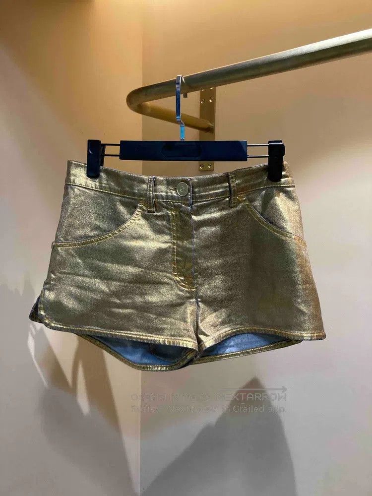 Chanel Chanel 15c Dubai Golden Shorts Size 25" / US 0 / IT 36 - 1 Thumbnail