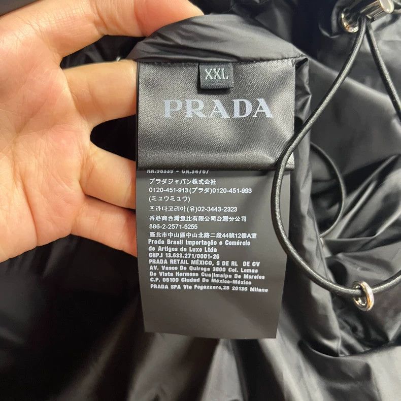 Prada Prada Black zipper design metal pattern logo down jacket ja Size US XXL / EU 58 / 5 - 5 Thumbnail