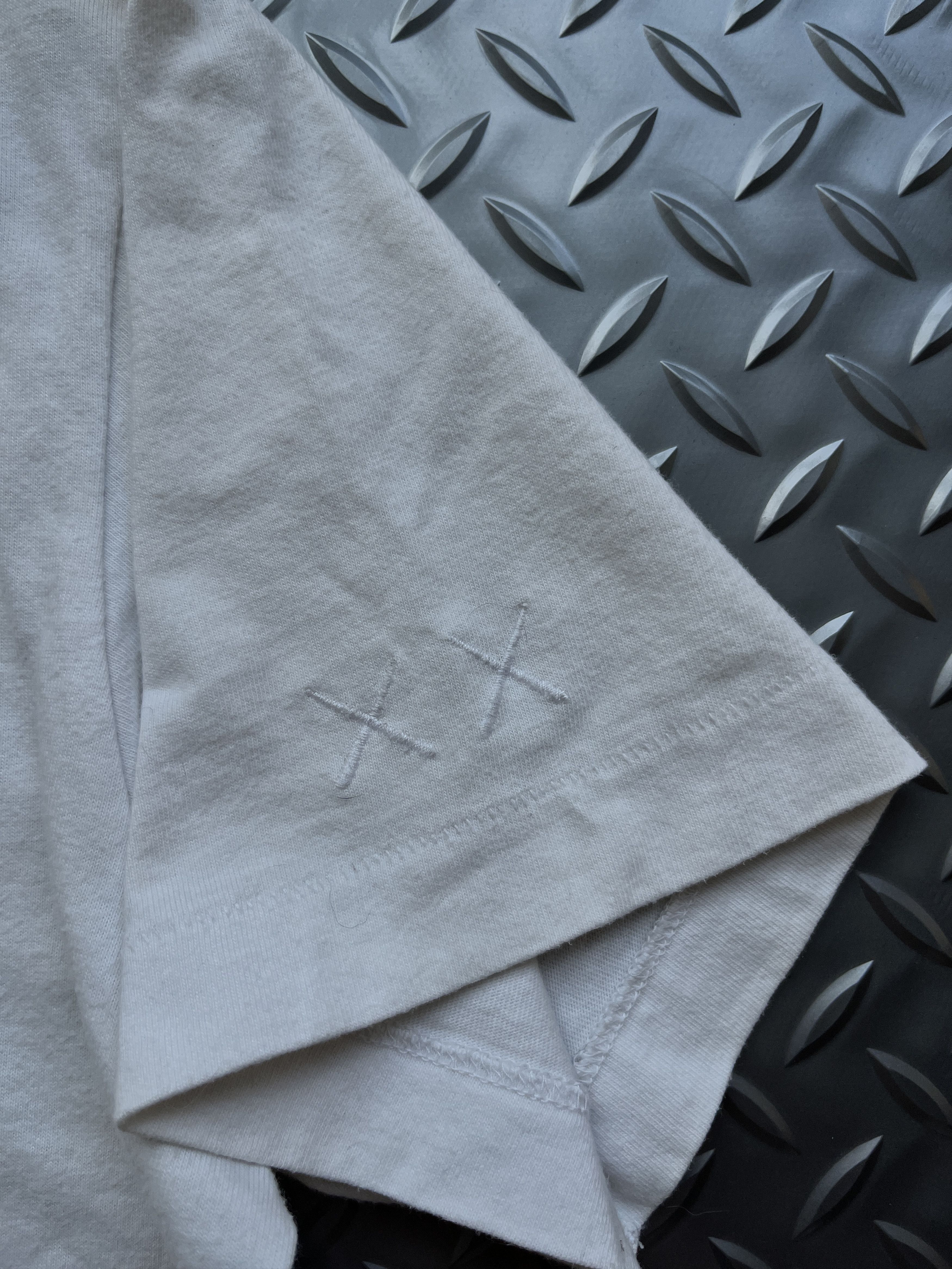 Uniqlo Uniqlo Kaws T-shirt Size US S / EU 44-46 / 1 - 3 Thumbnail