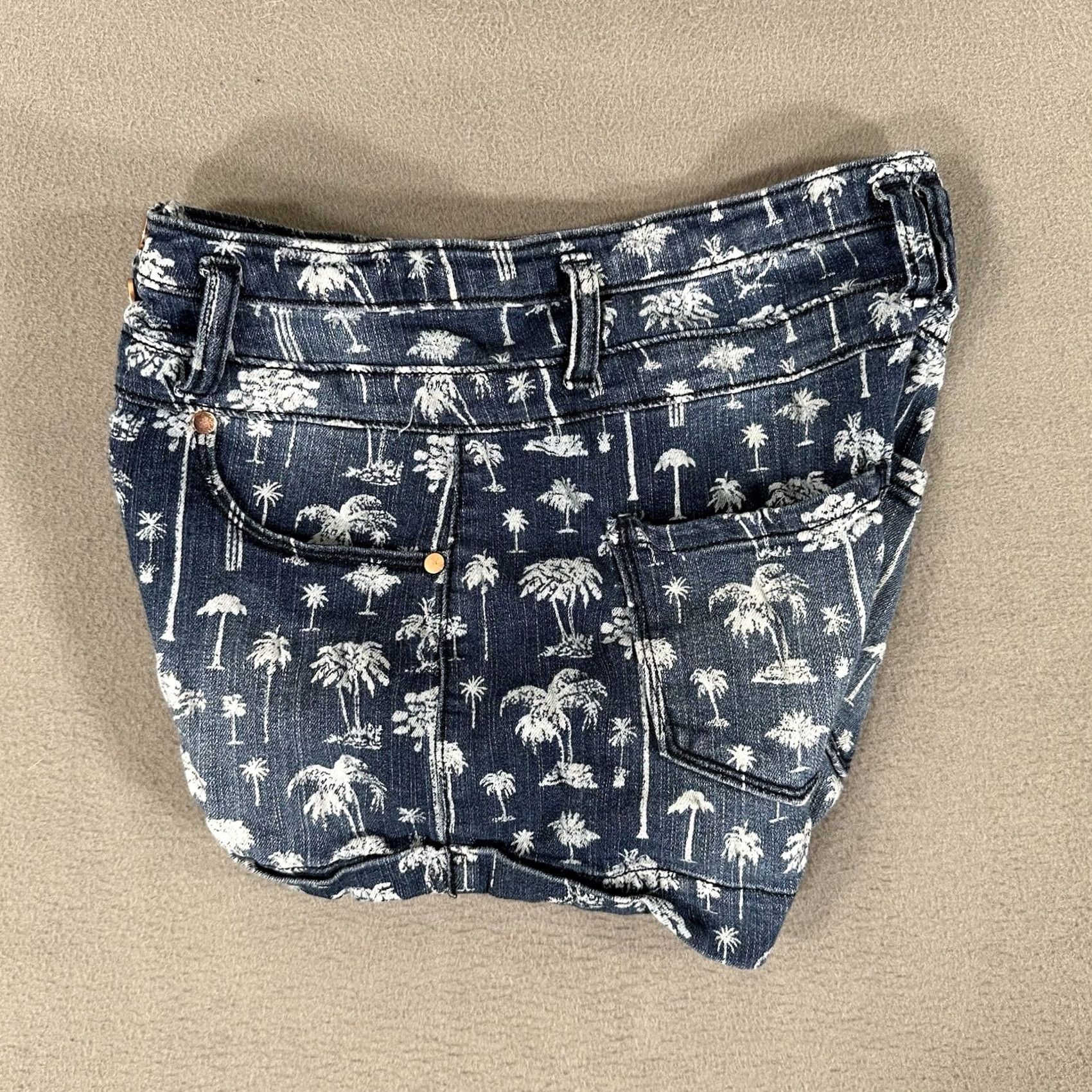 Vintage Sapphire Ink Shorts Denim Dark Wash Button Fly 5-Pocket Juniors 3 Palm Tree Print Casual Pockets 2" Inseam Size 26" / US 2 / IT 38 - 6 Thumbnail