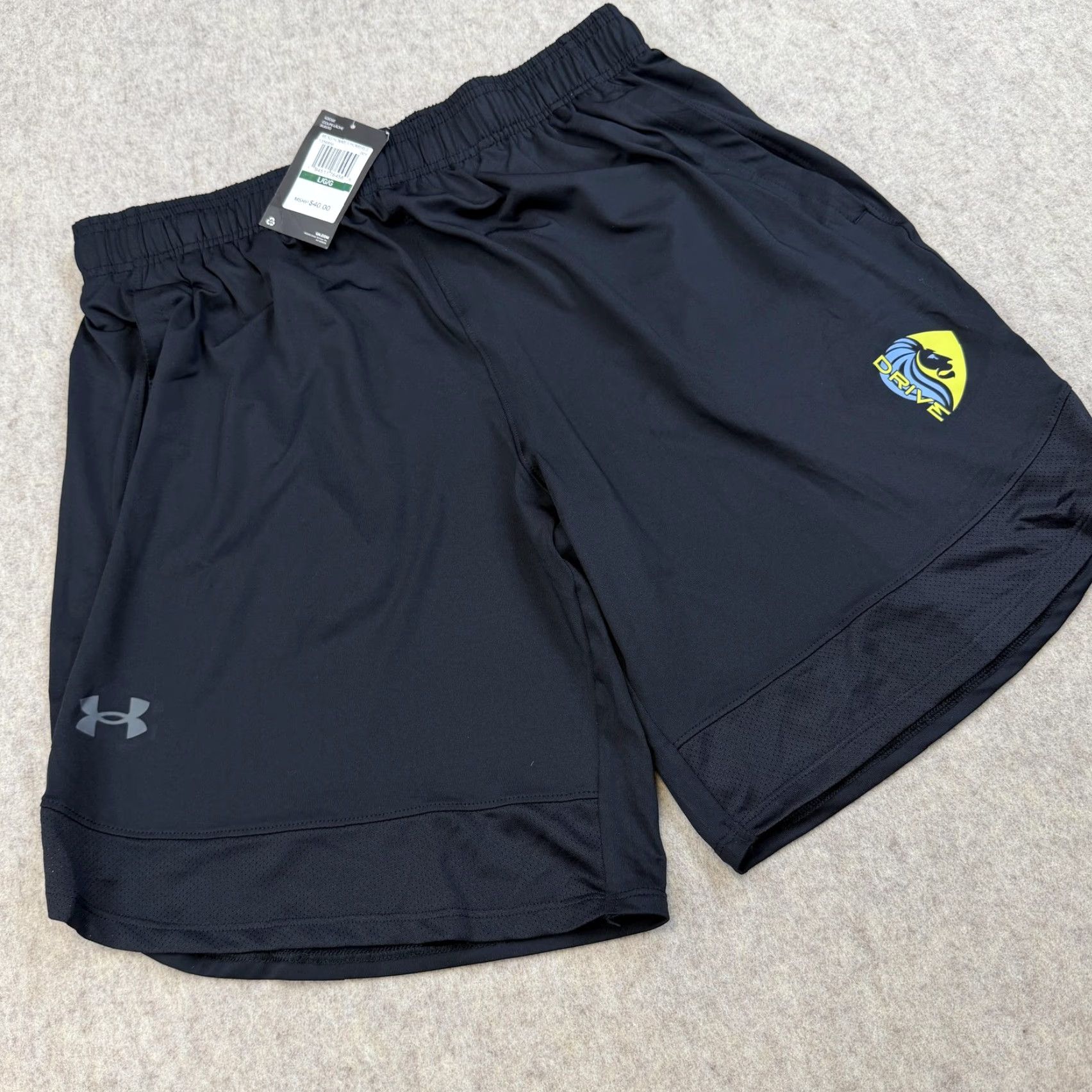 Under Armour Under Armour Shorts Mens Large Black Drive Lion Logo Athletic Training Gym Size US 33 - 2 Thumbnail