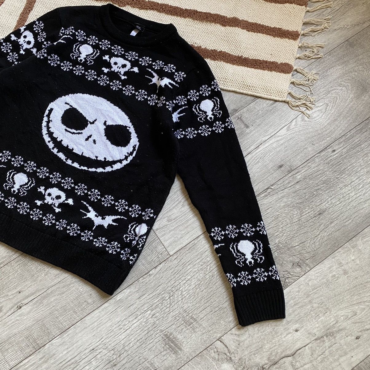 Disney DISNEY THE NIGHTMARE BEFORE CHRISTMAS SKULL KNITTED SWEATER Size US M / EU 48-50 / 2 - 2 Thumbnail