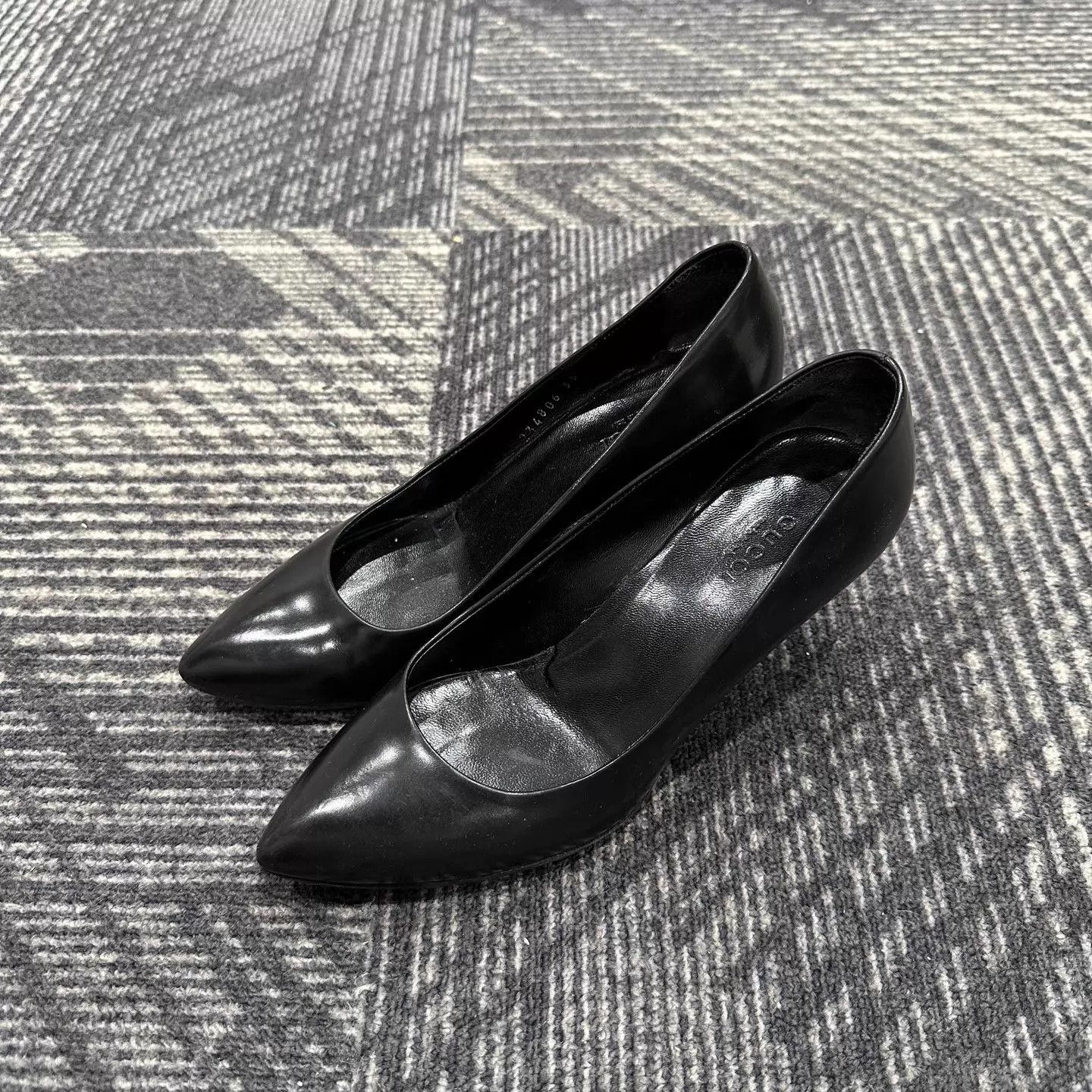Gucci Gucci women's Black High Heels 35 Size US 4.5 / IT 34.5 - 1 Thumbnail