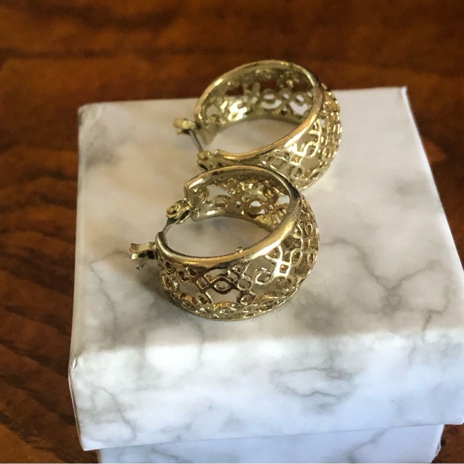 Vintage Vintage gold plated filigree small hoop earrings Size ONE SIZE - 2 Thumbnail